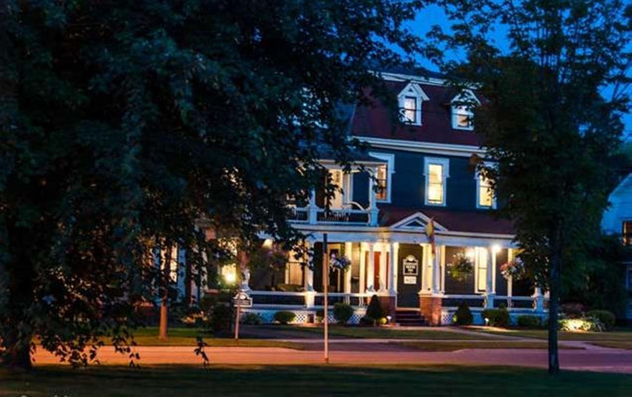 Fredericton Vacations - Carriage House Inn - Property Image 10