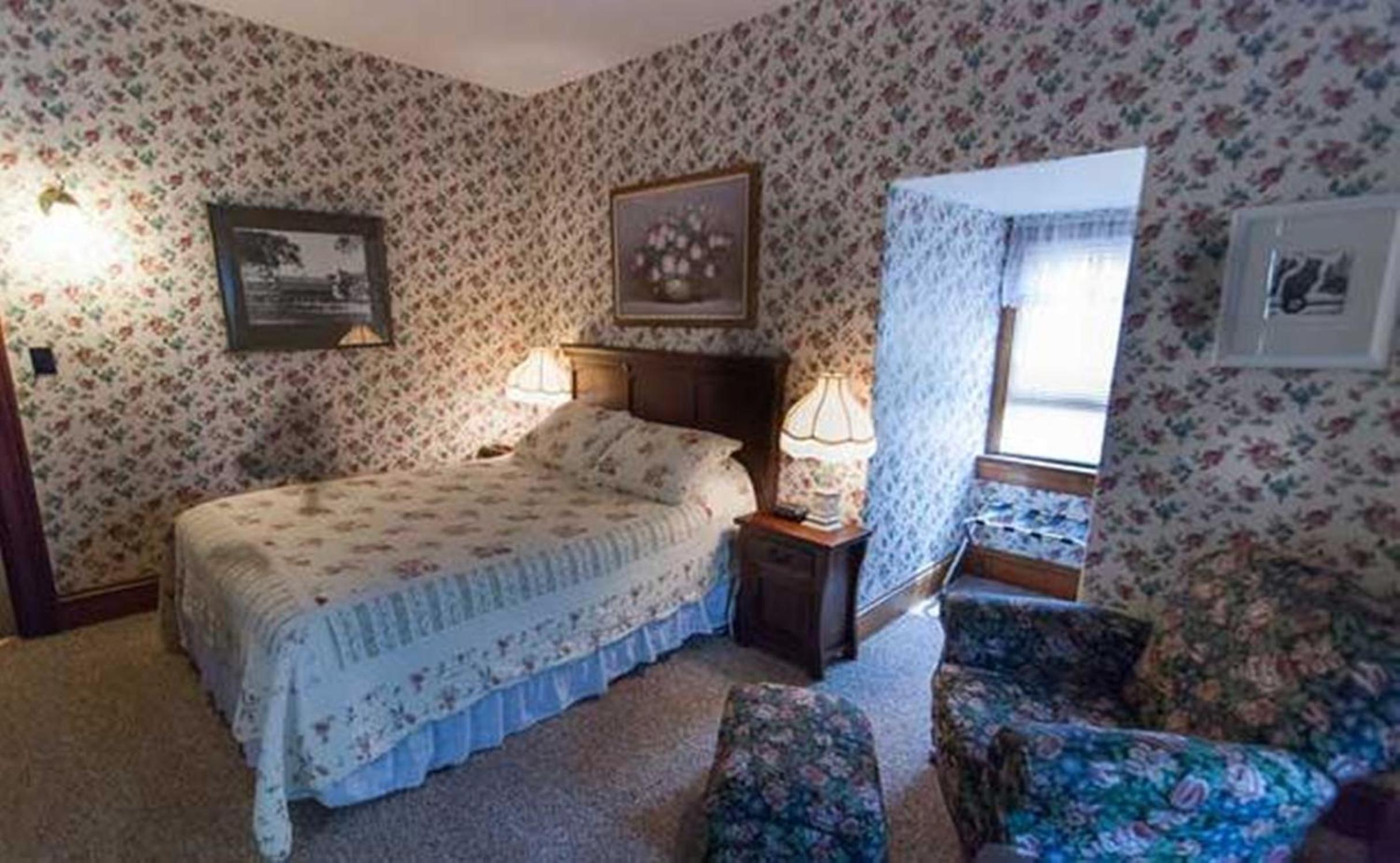 Fredericton Vacations - Carriage House Inn - Property Image 3