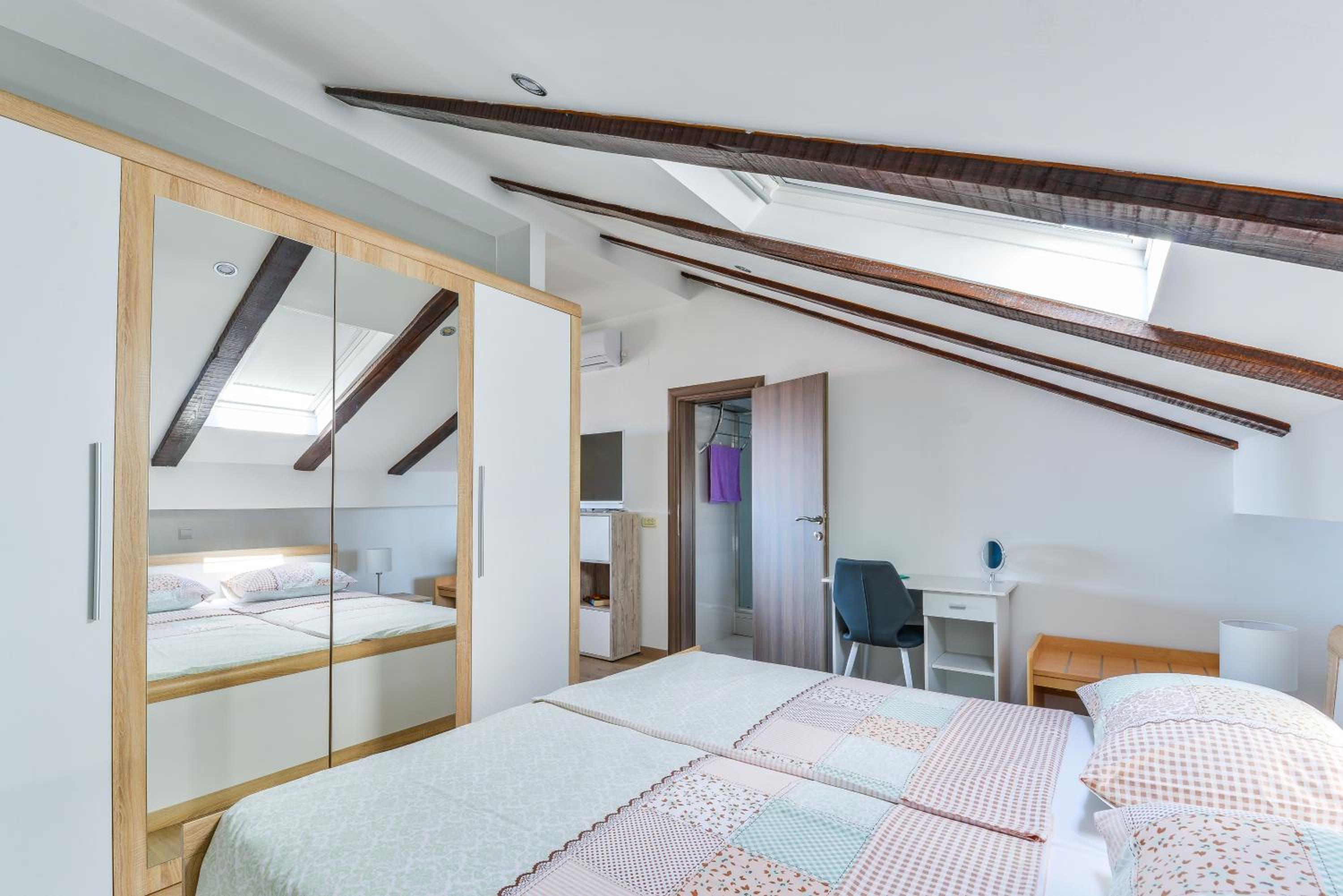 Apartmani CRYSTAL Vir