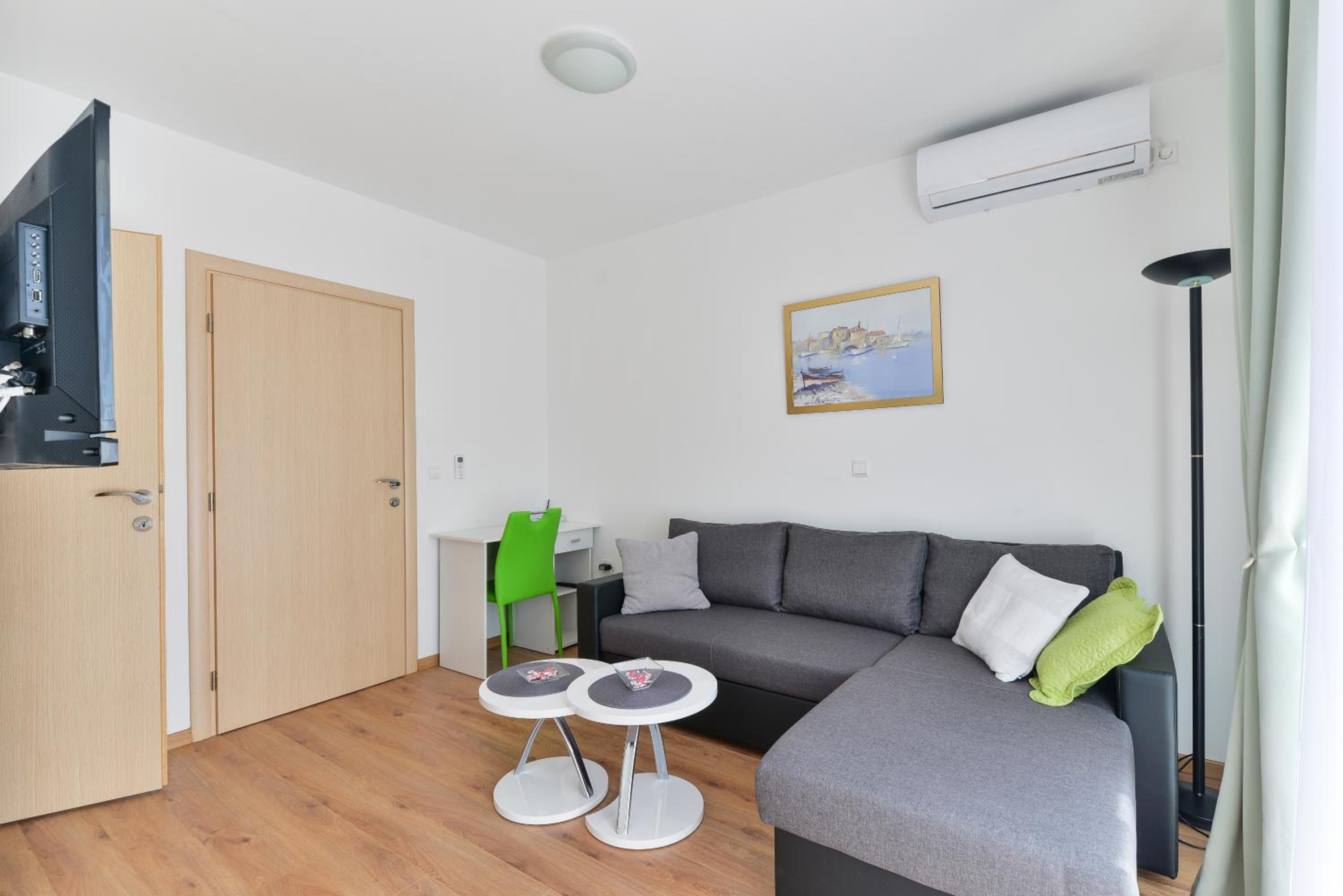 Apartmani CRYSTAL Vir