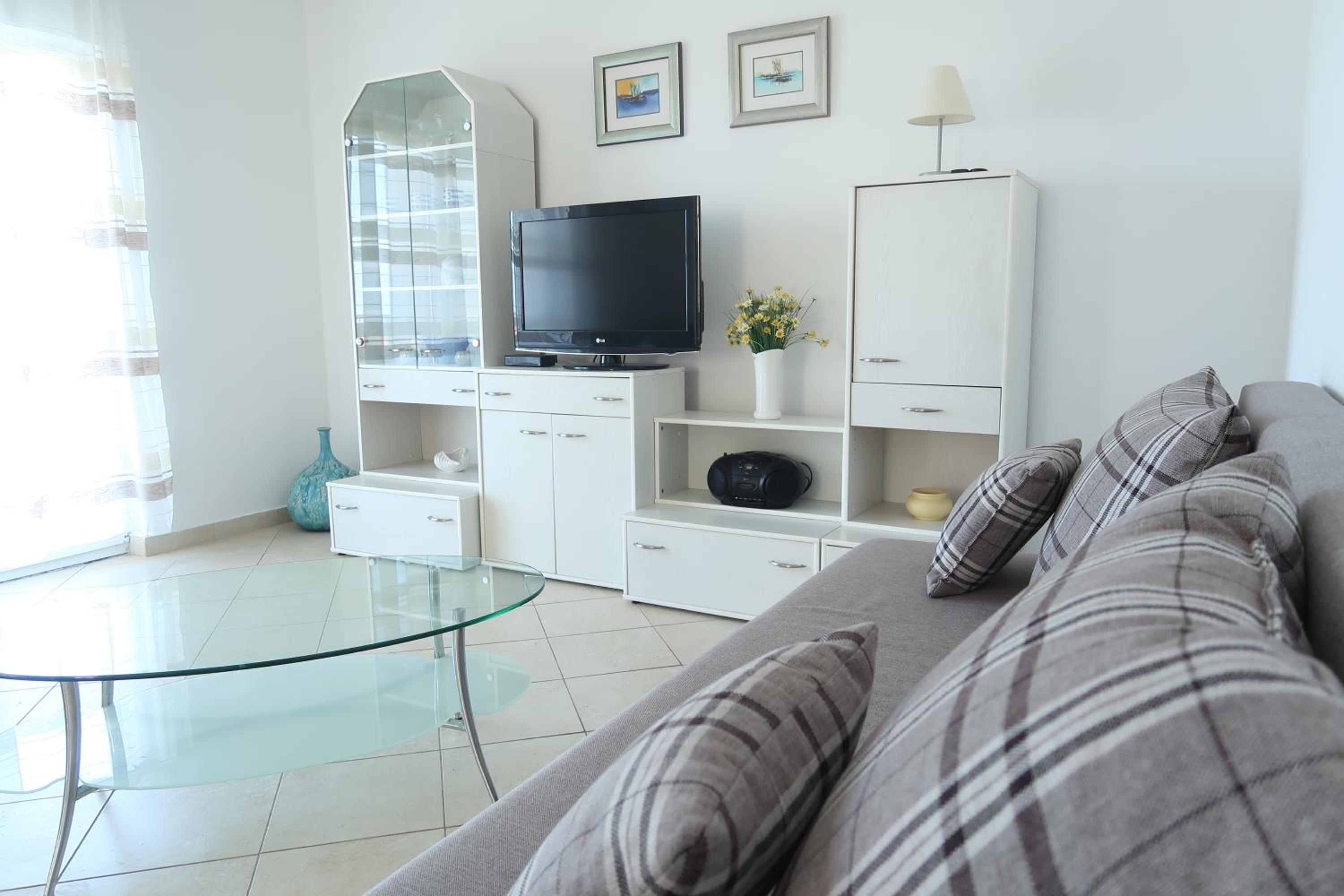Apartments Maras
