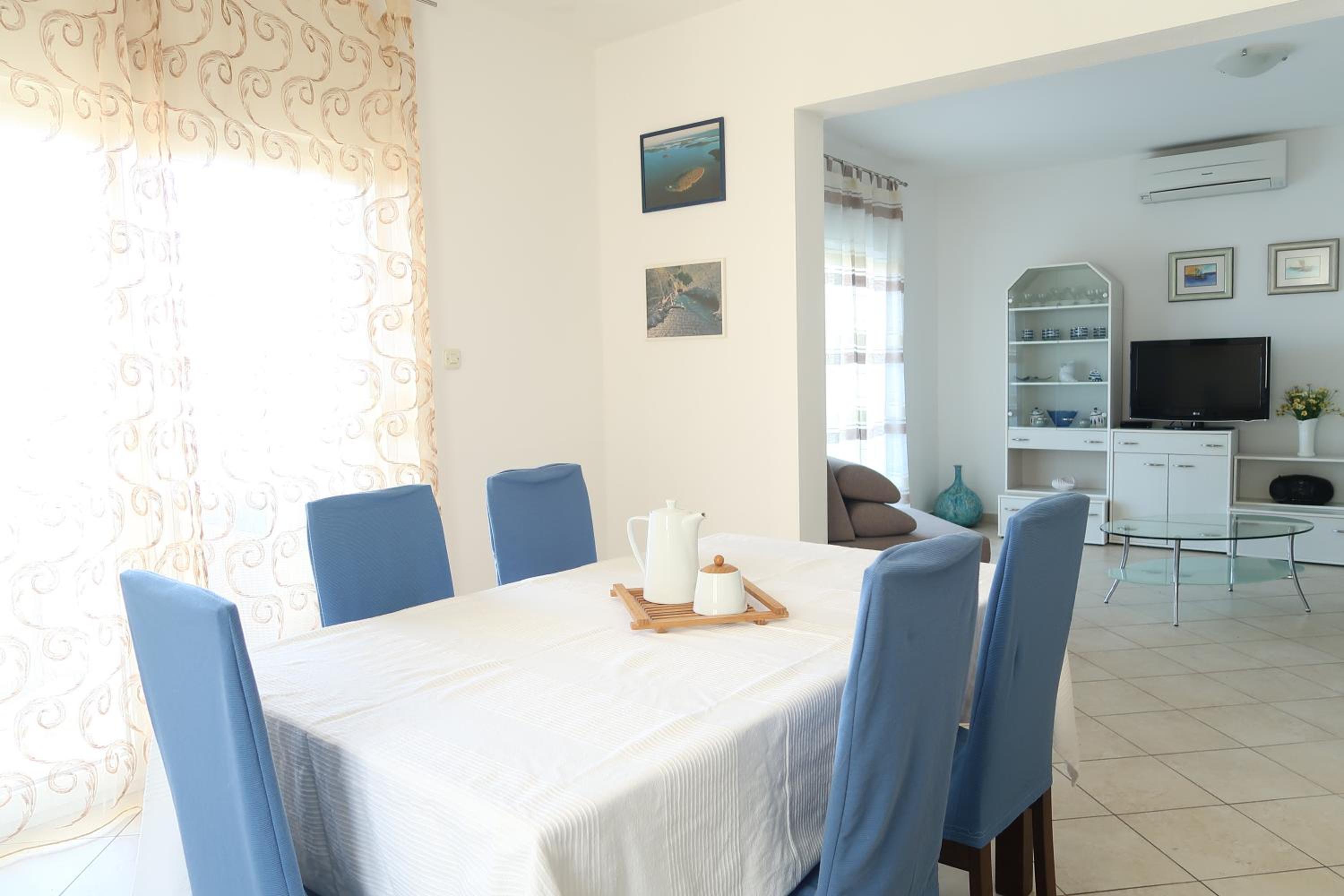 Apartments Maras