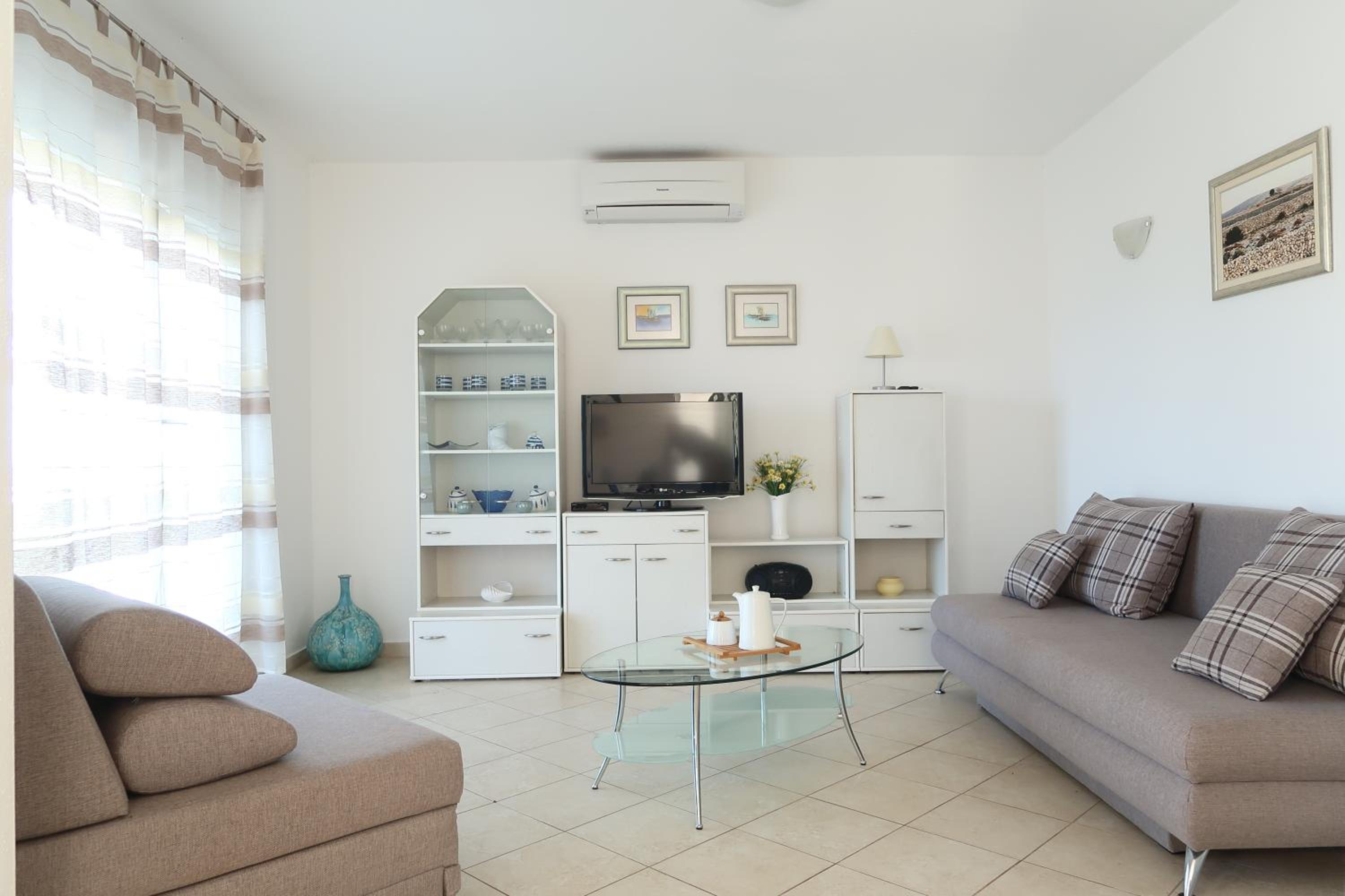 Apartments Maras