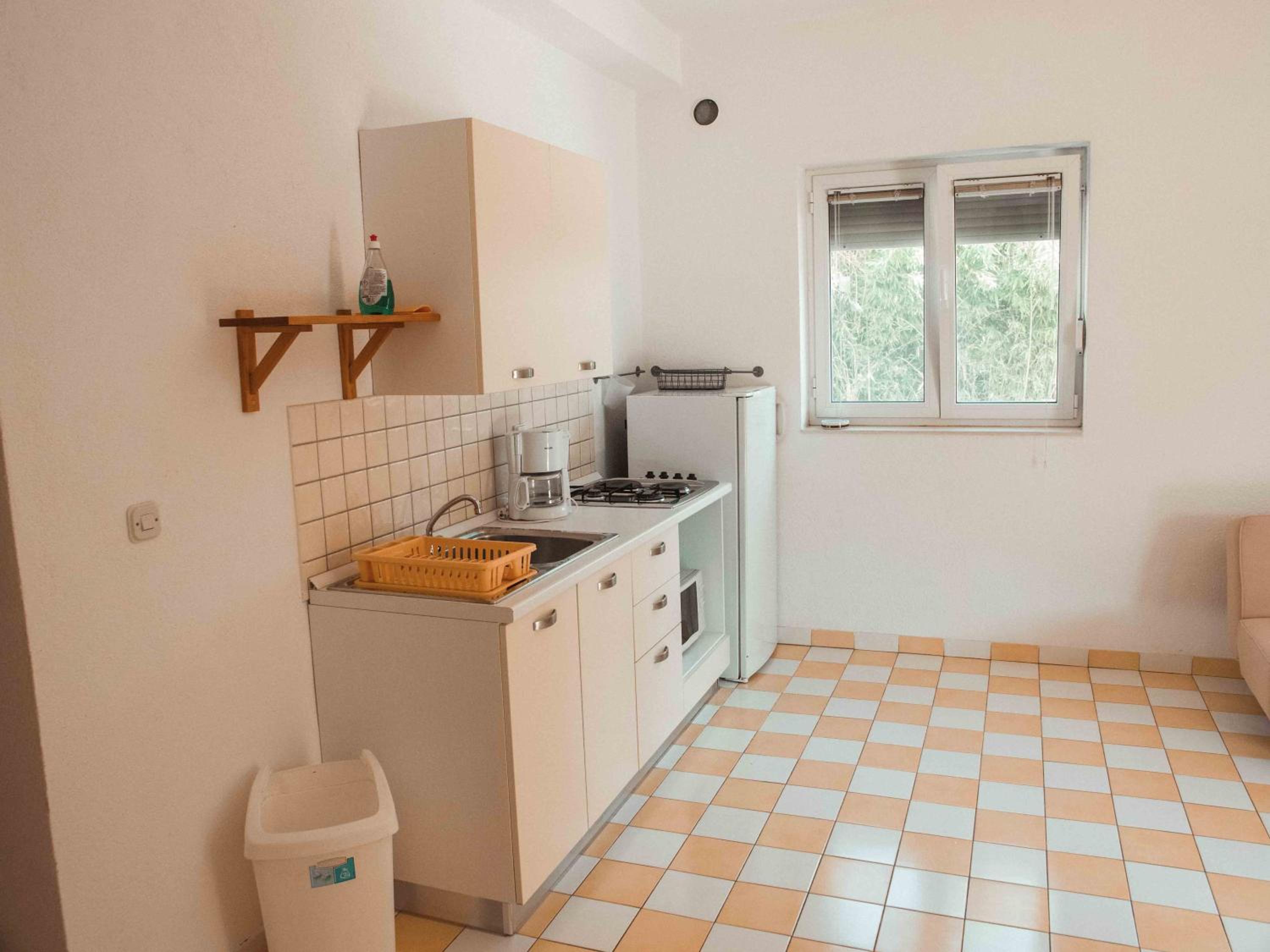 Yvonne Apartments