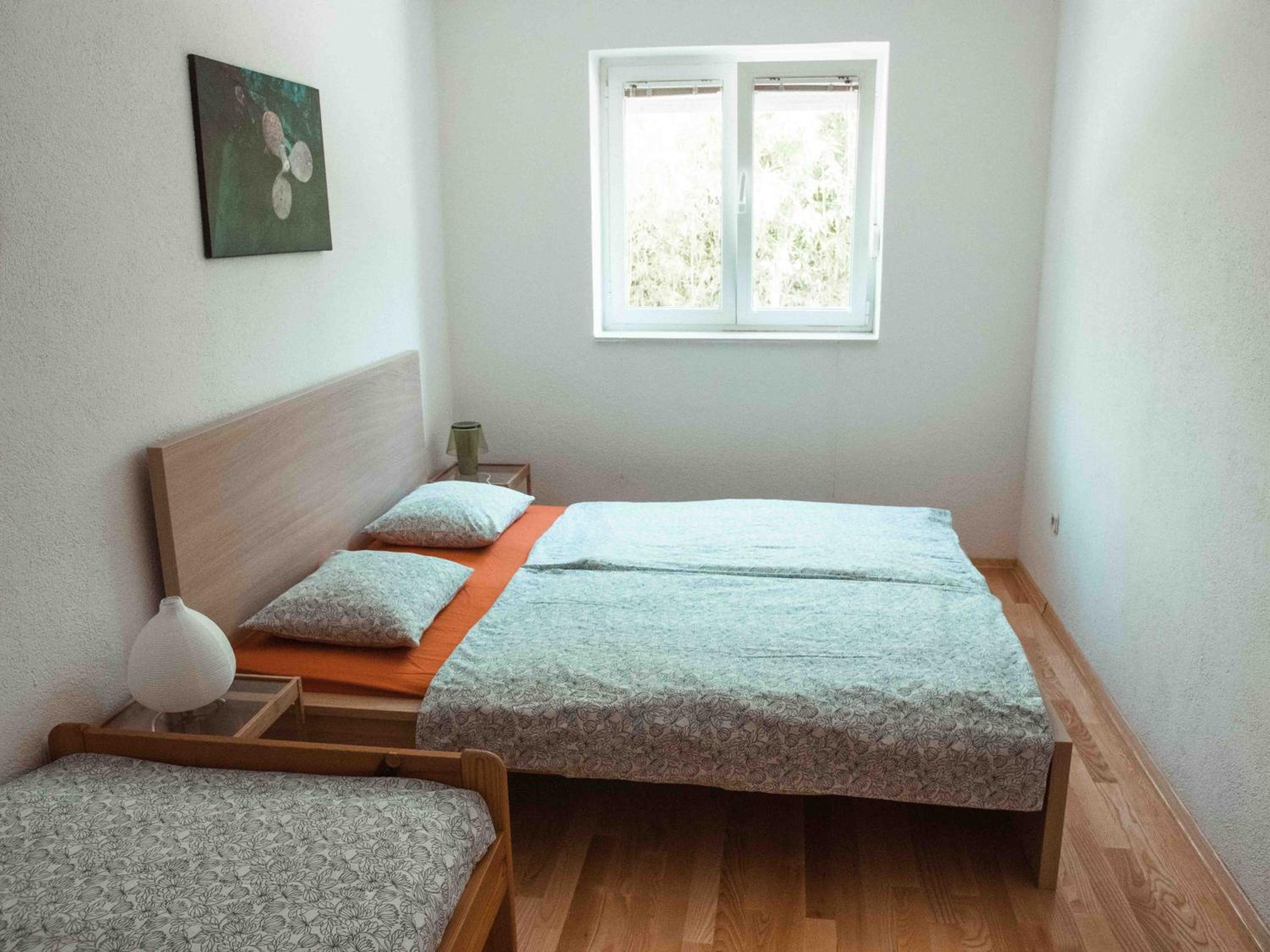 Yvonne Apartments