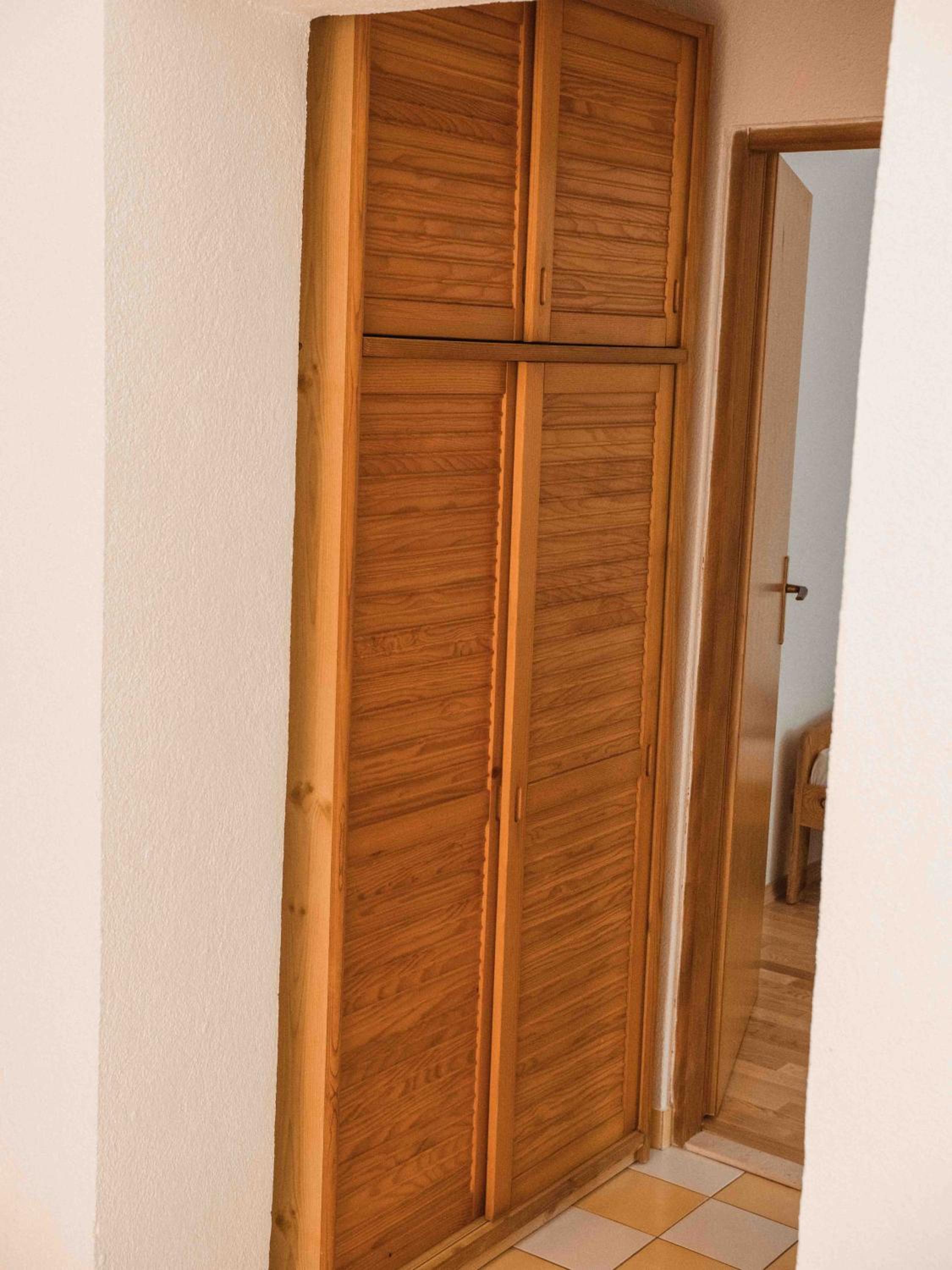 Yvonne Apartments