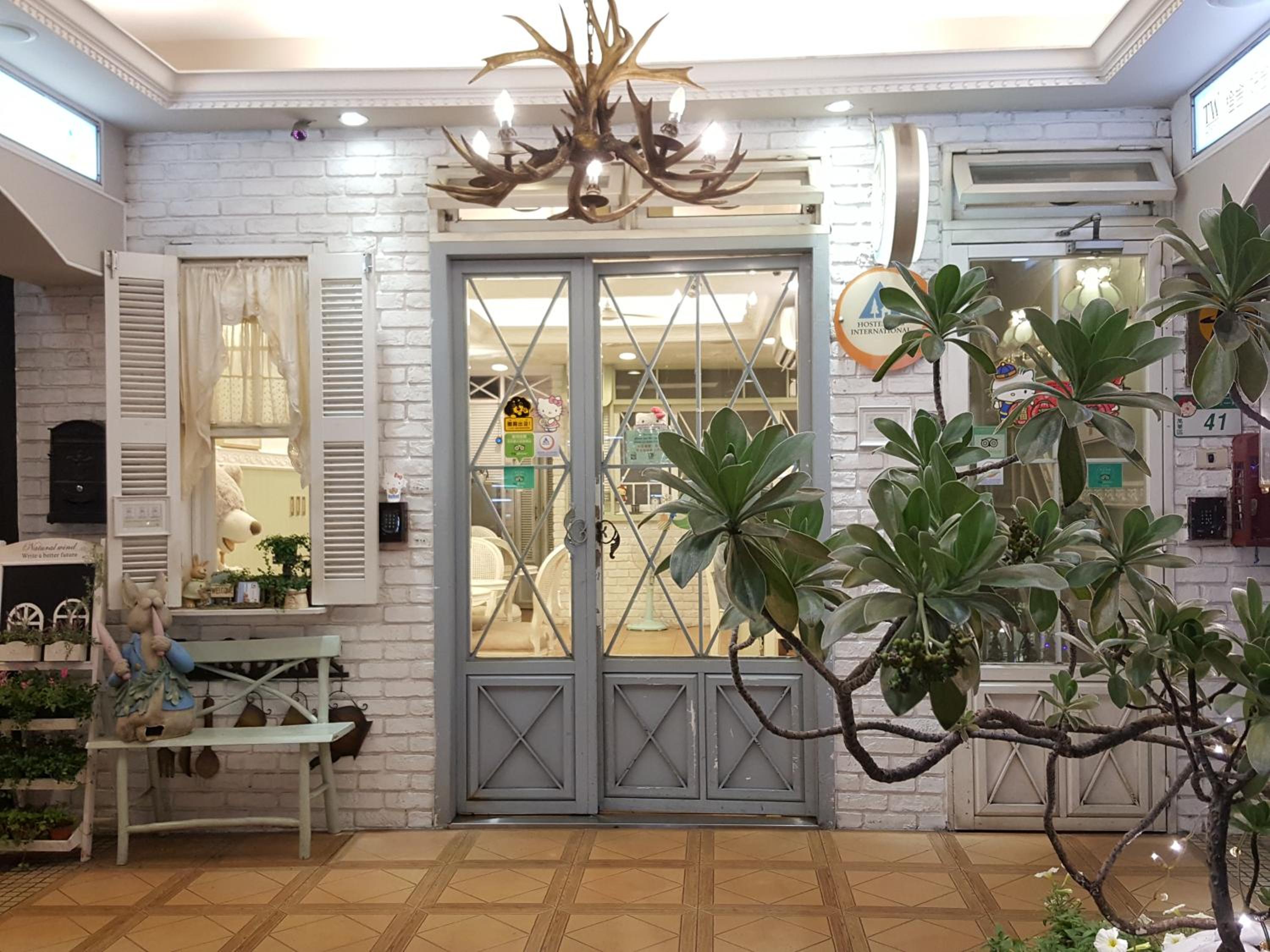 橙舍一館 TW Hostel I