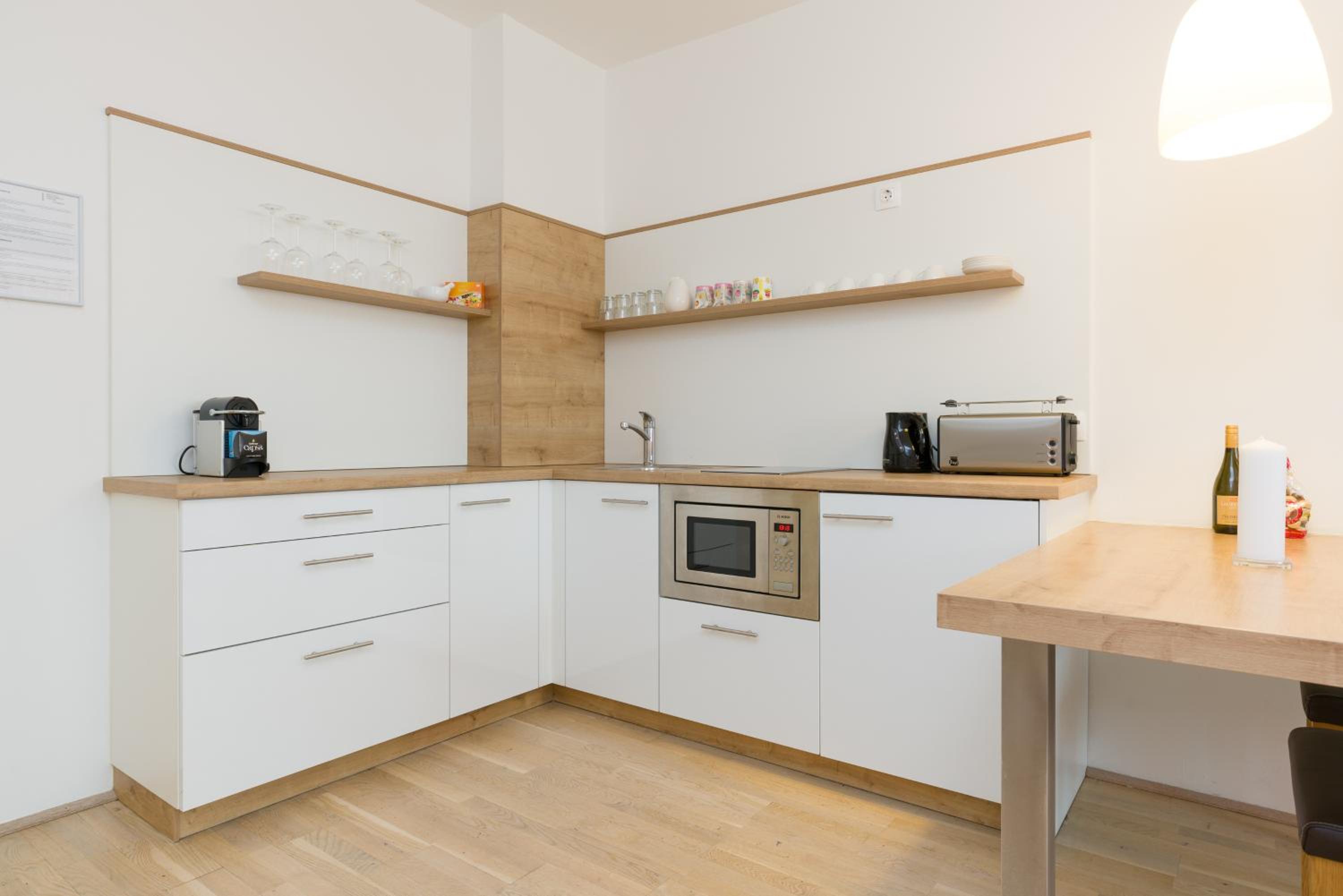 Christian Apartments Oper - contactless check in