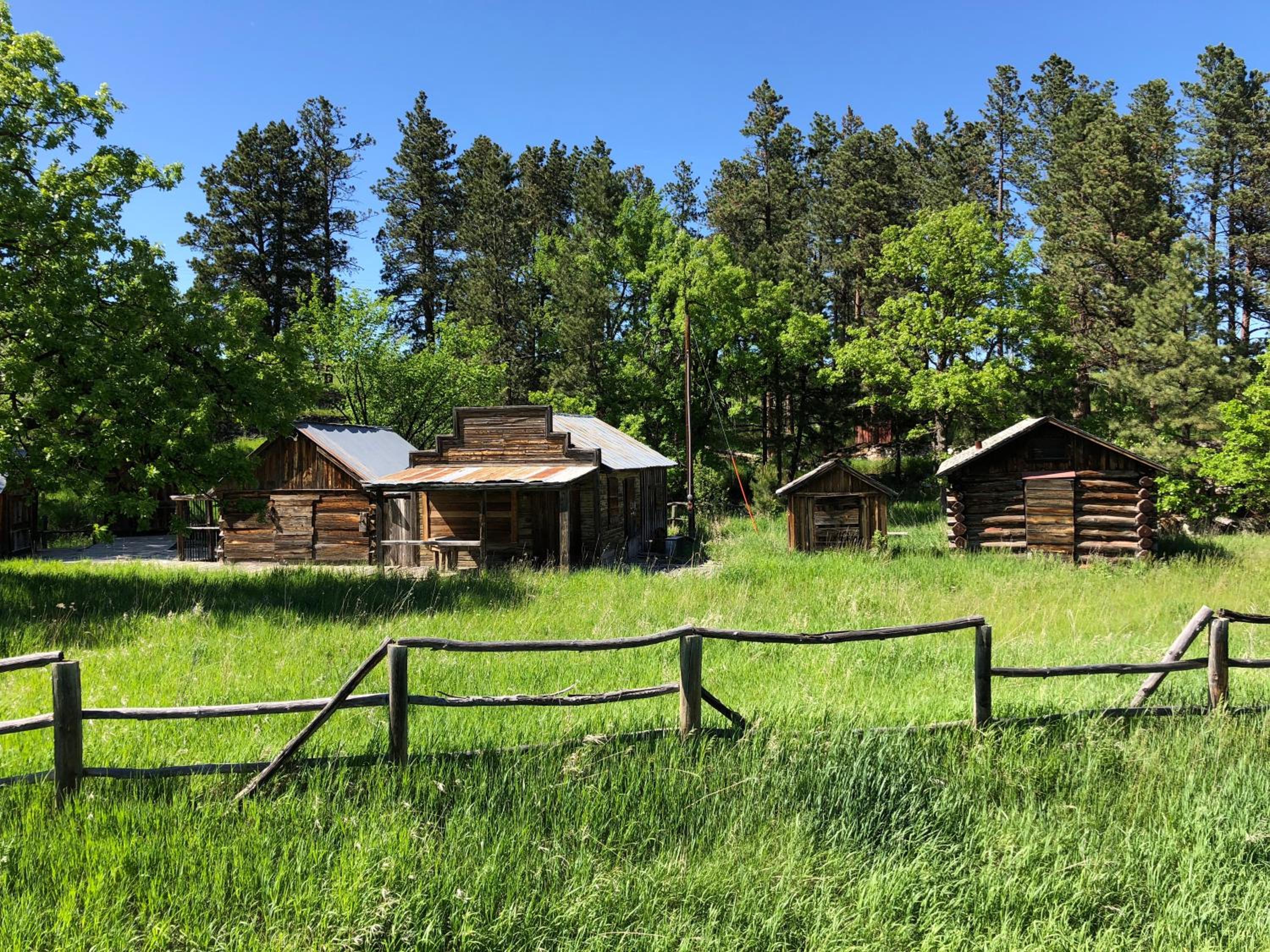 Rockerville Lodge & Cabins