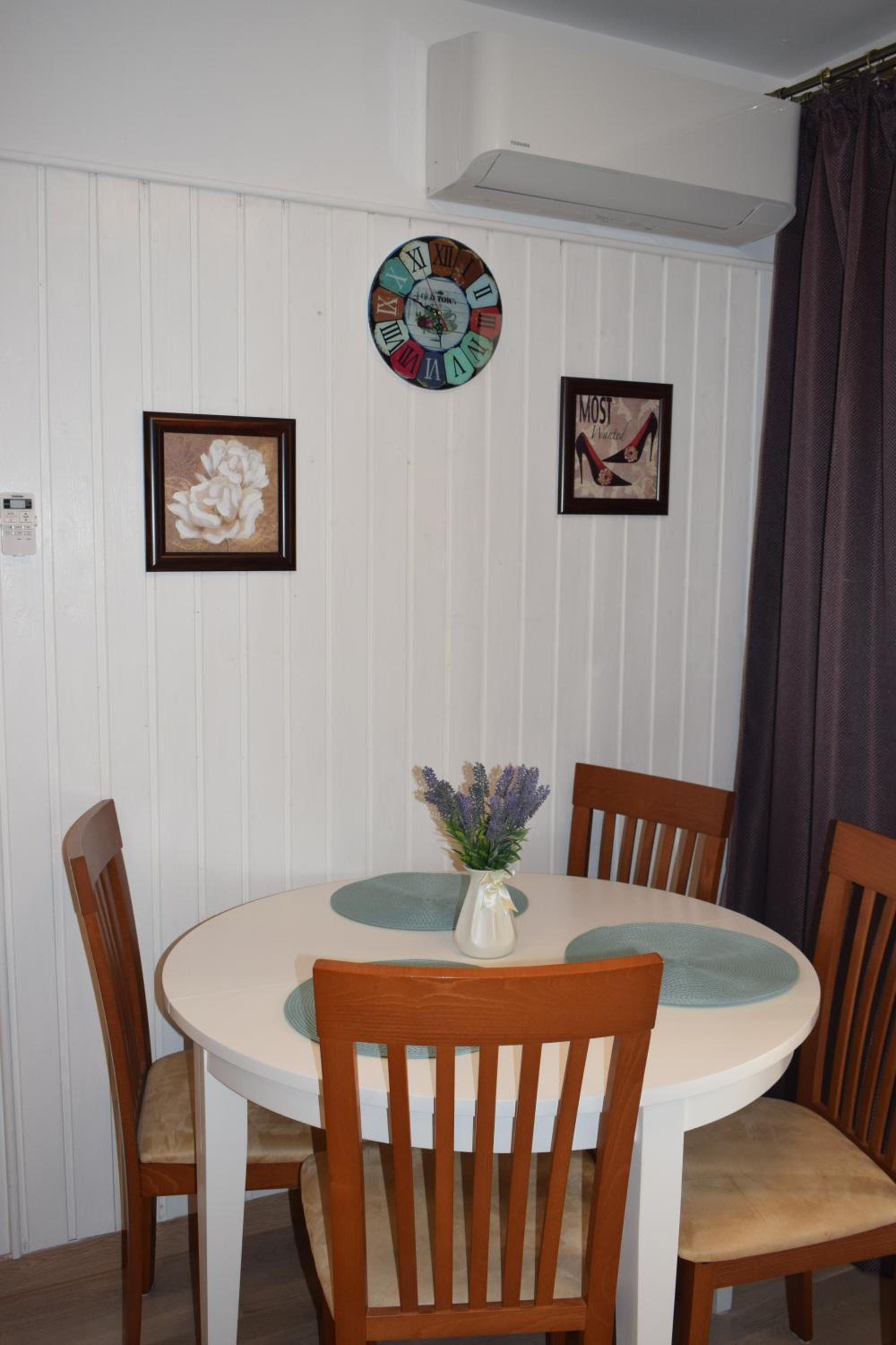 Victoria's Home Banu Manta