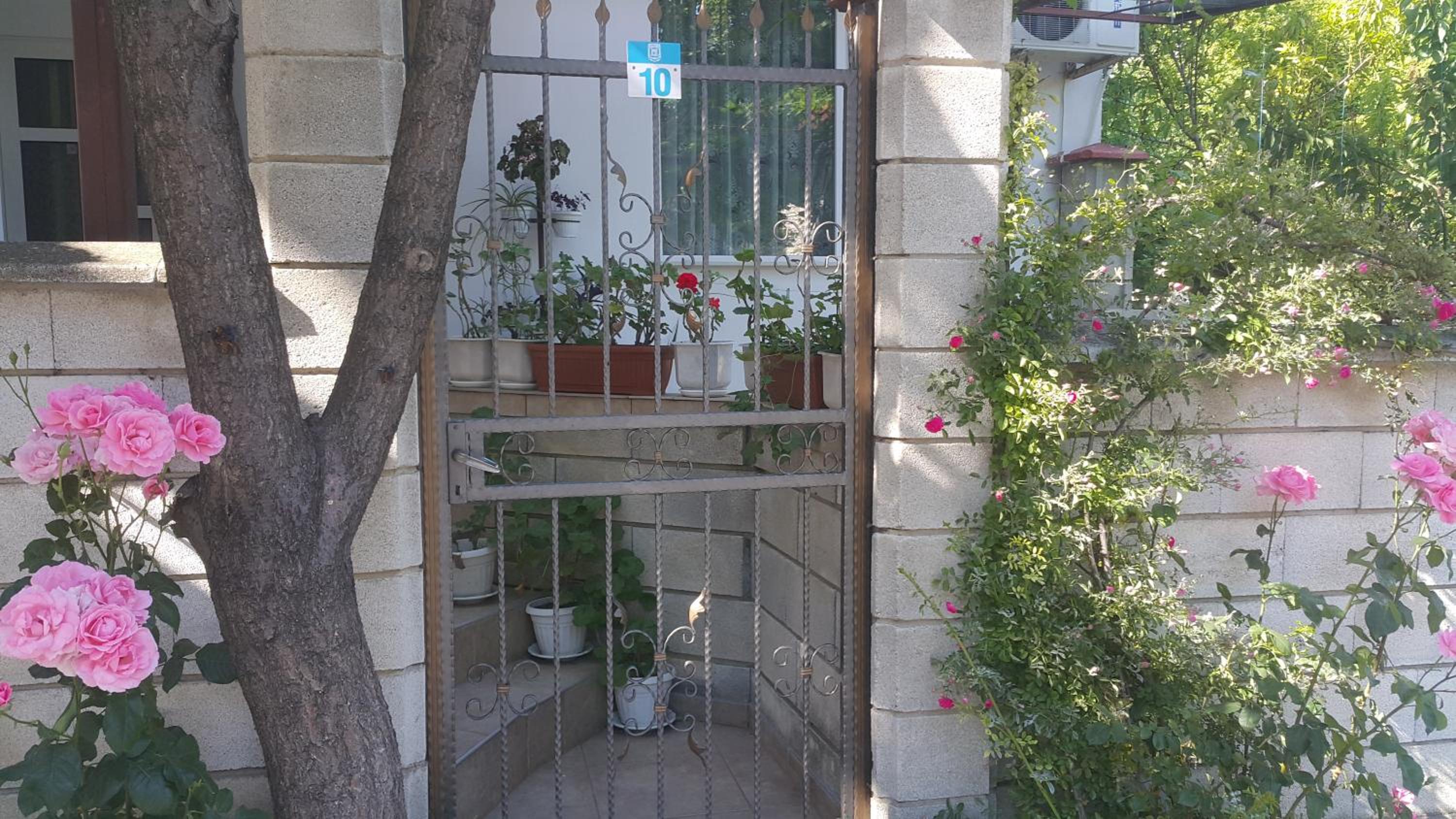 Fema Guest House