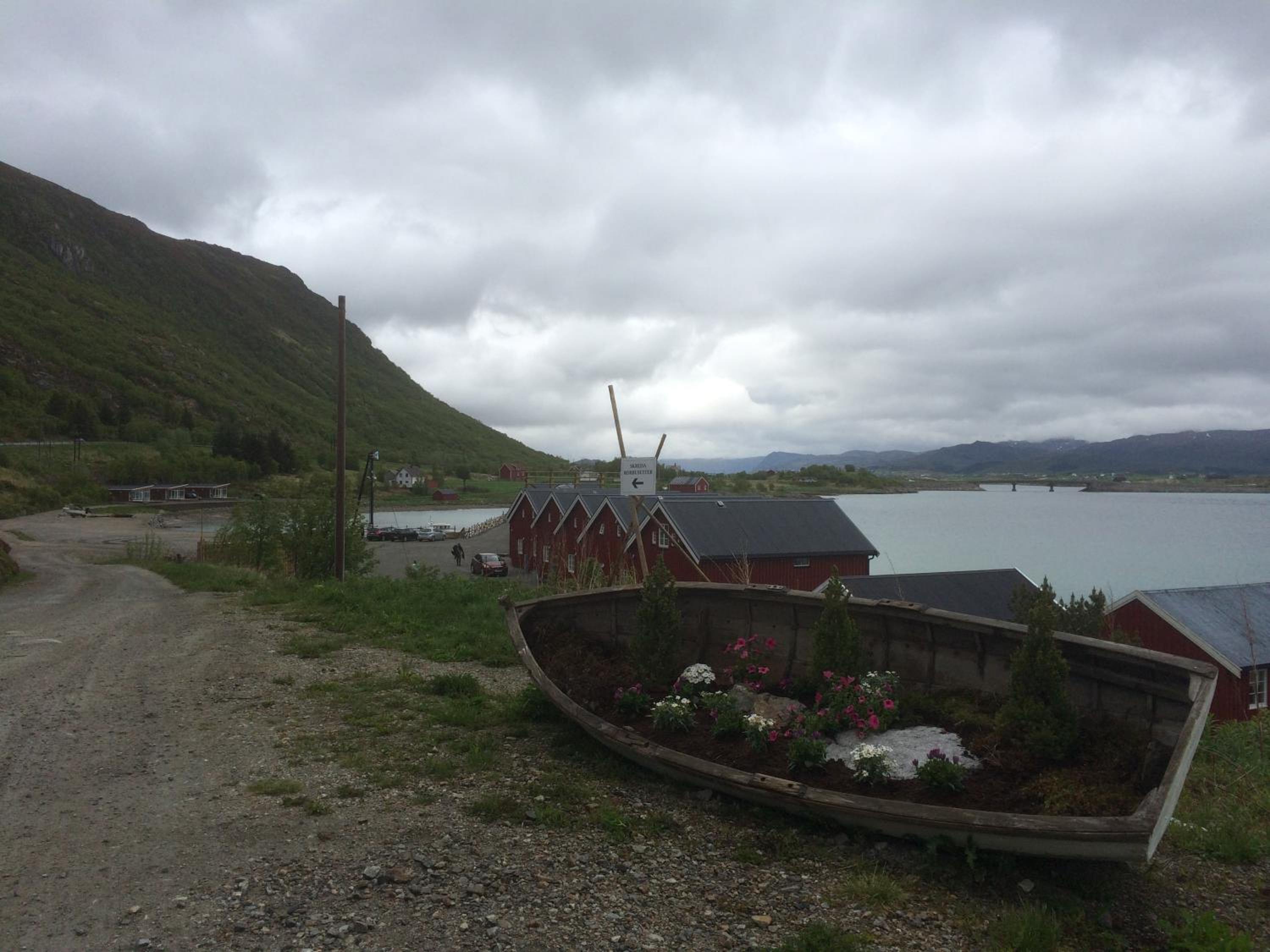 Luxurious cabin by the waterfront view 3