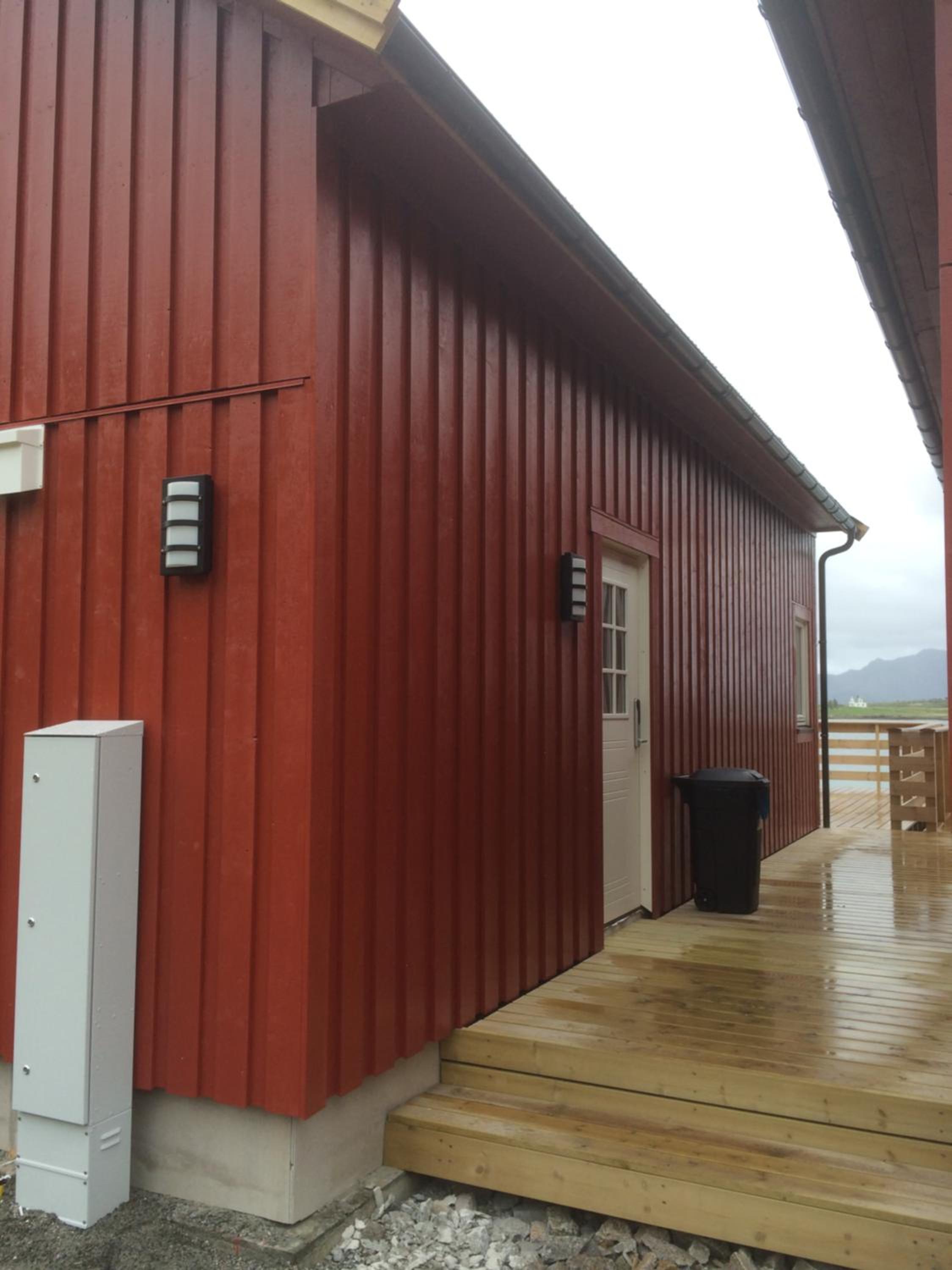Luxurious cabin by the waterfront view 5
