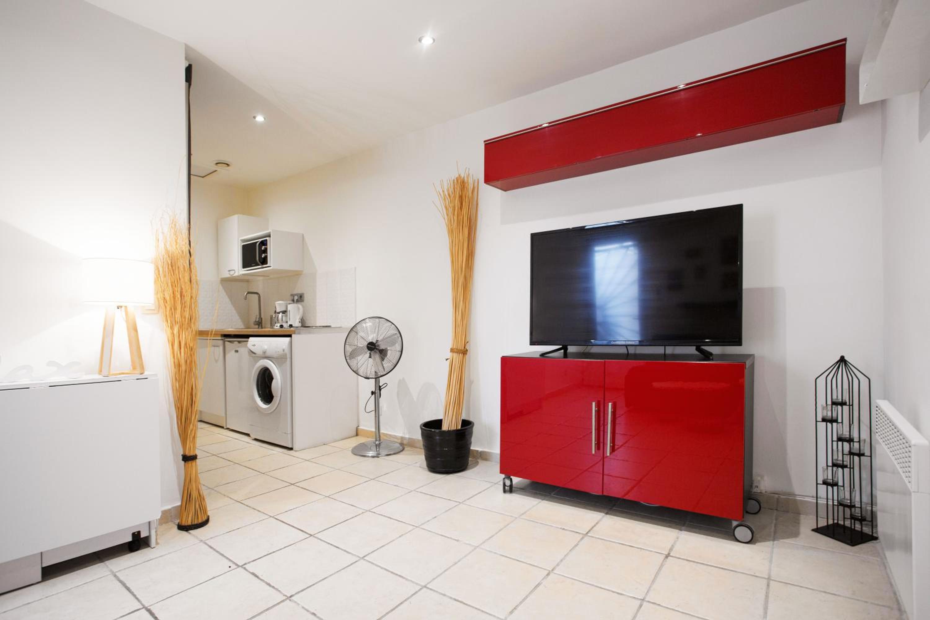 GregBnb-com - Studio Cosy - CLIMATISÉ - WIFI - 15min Gare