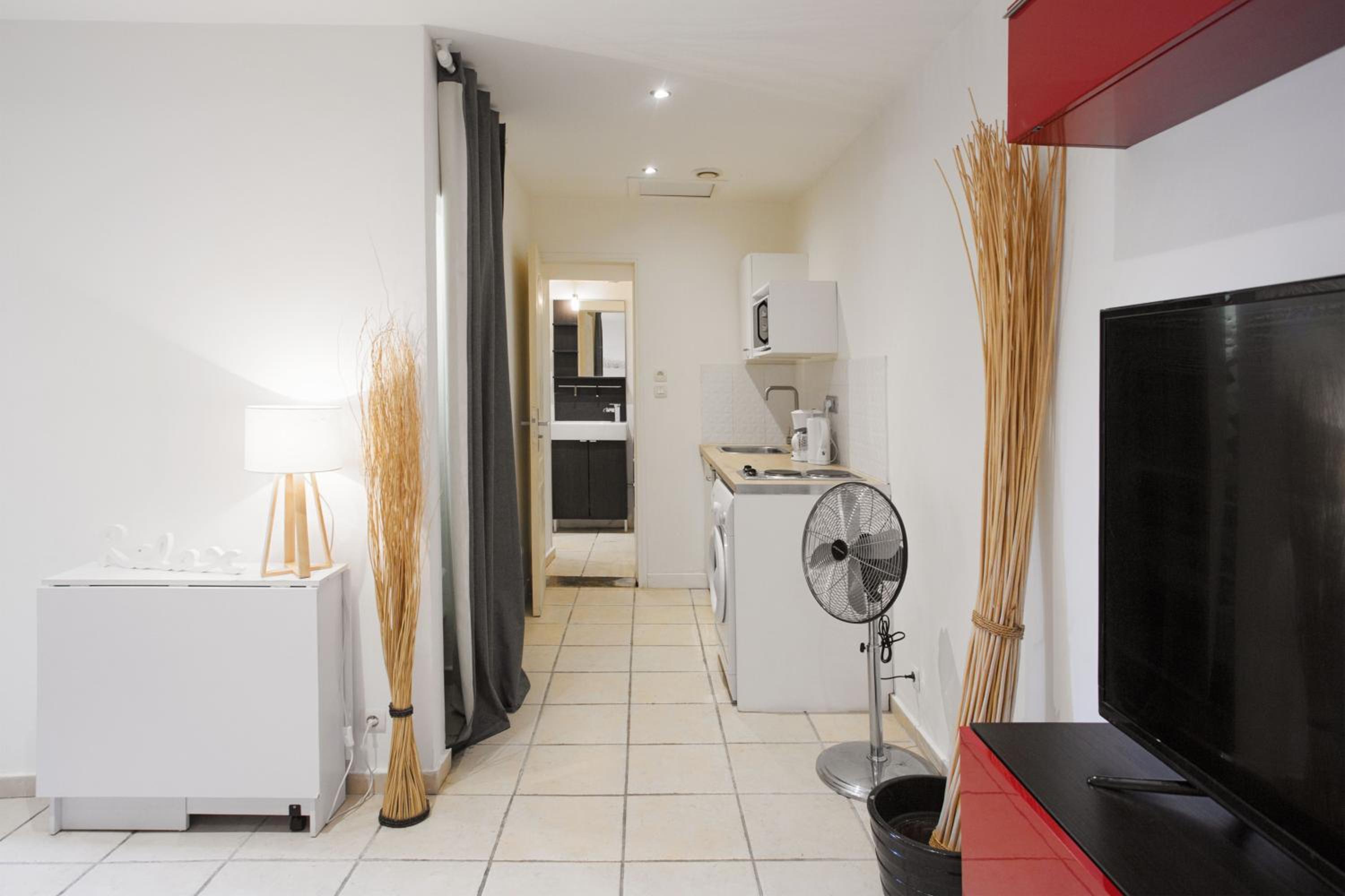 GregBnb-com - Studio Cosy - CLIMATISÉ - WIFI - 15min Gare