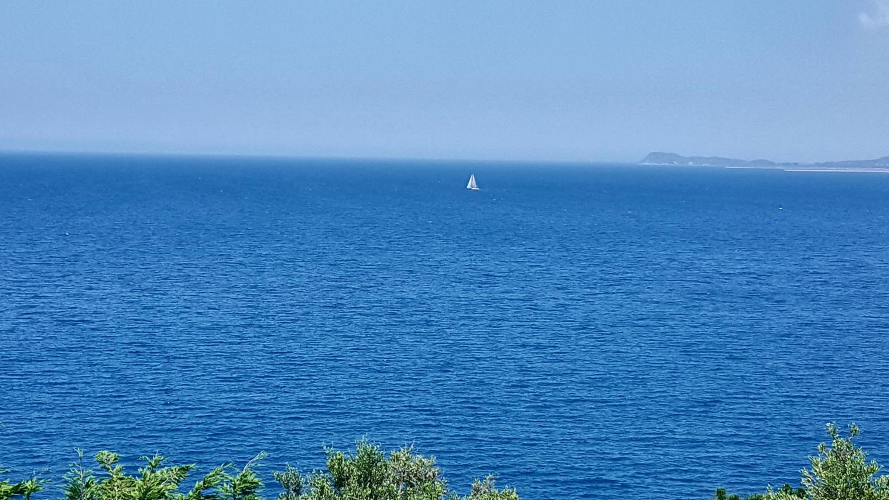 Deni Sea View Apartment