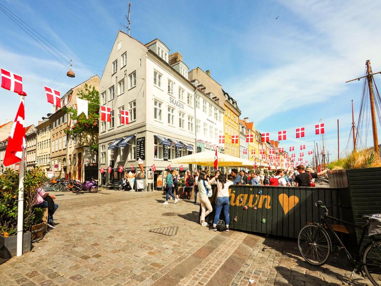 Colourful Nyhavn Experience