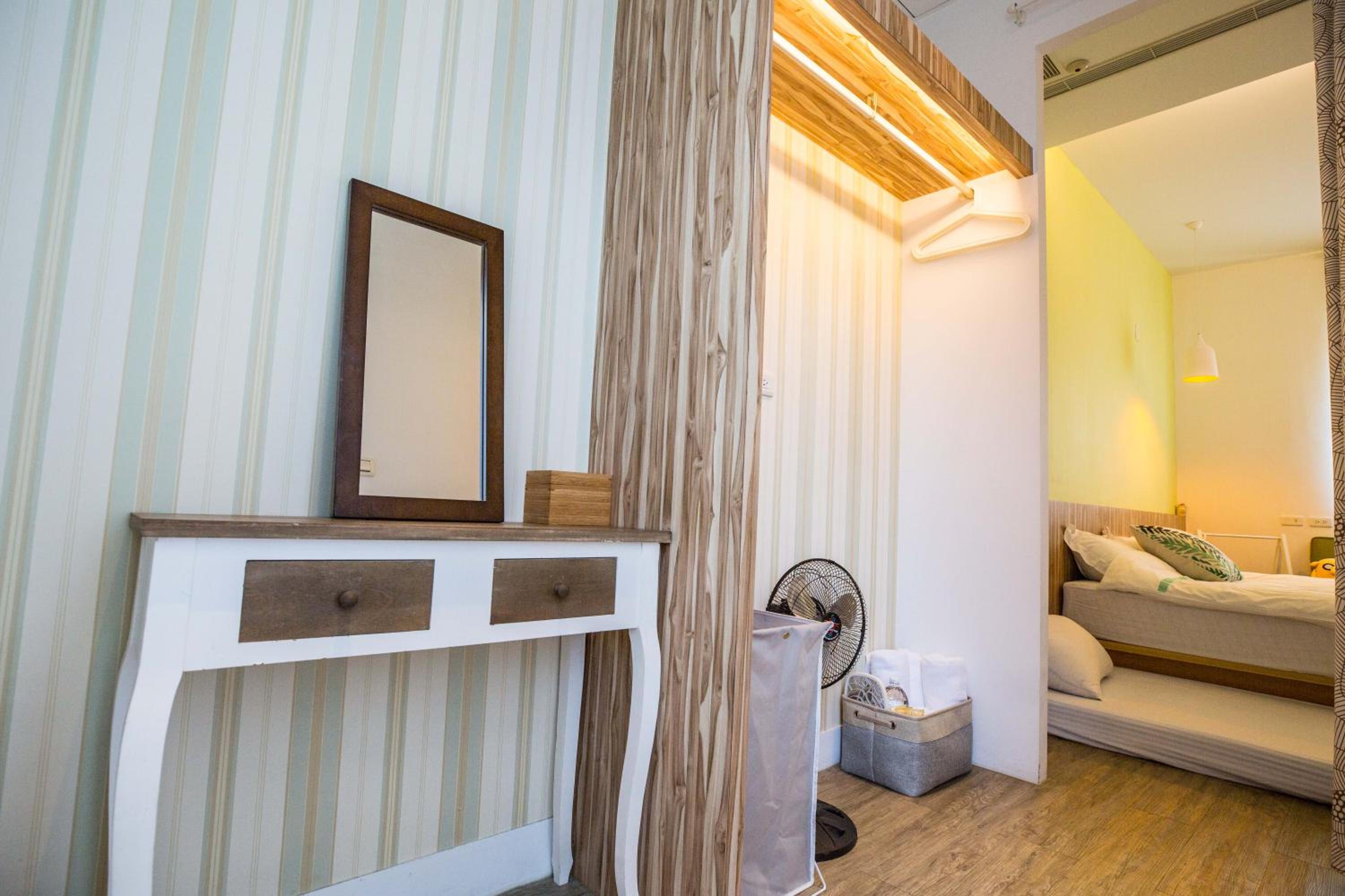 Leaf Hostel