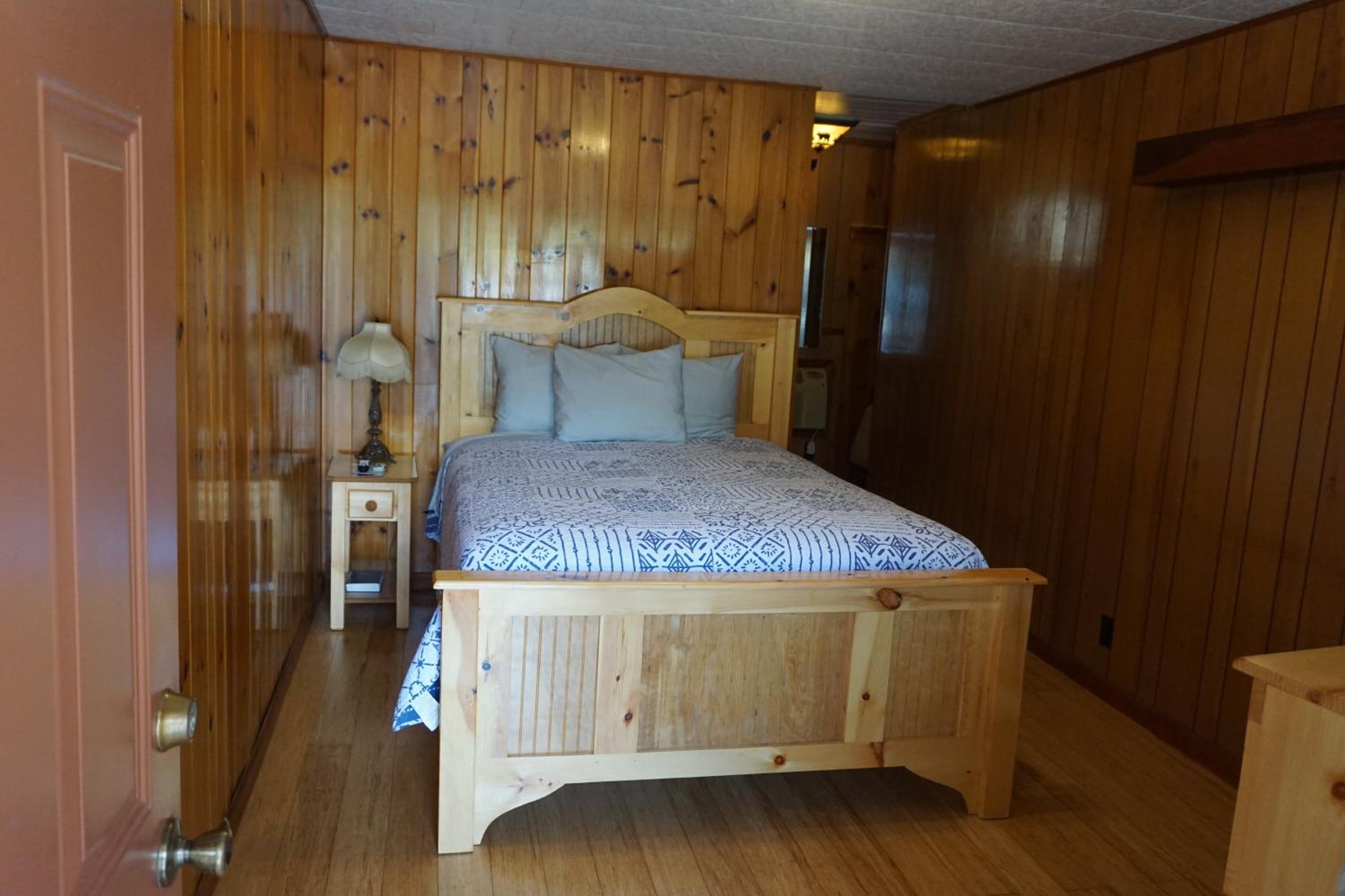 Marshall's Creek Rest Motel