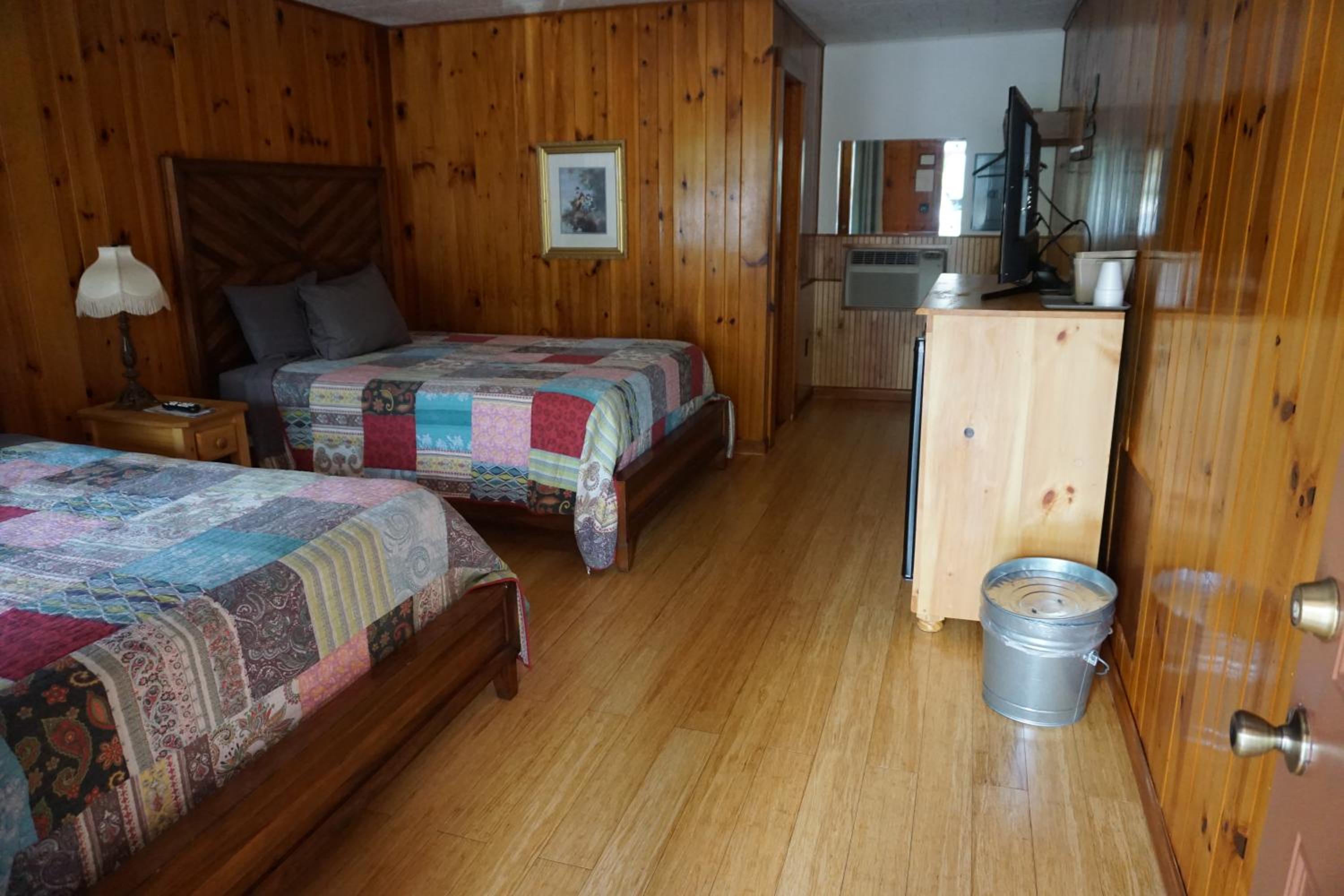 Marshall's Creek Rest Motel