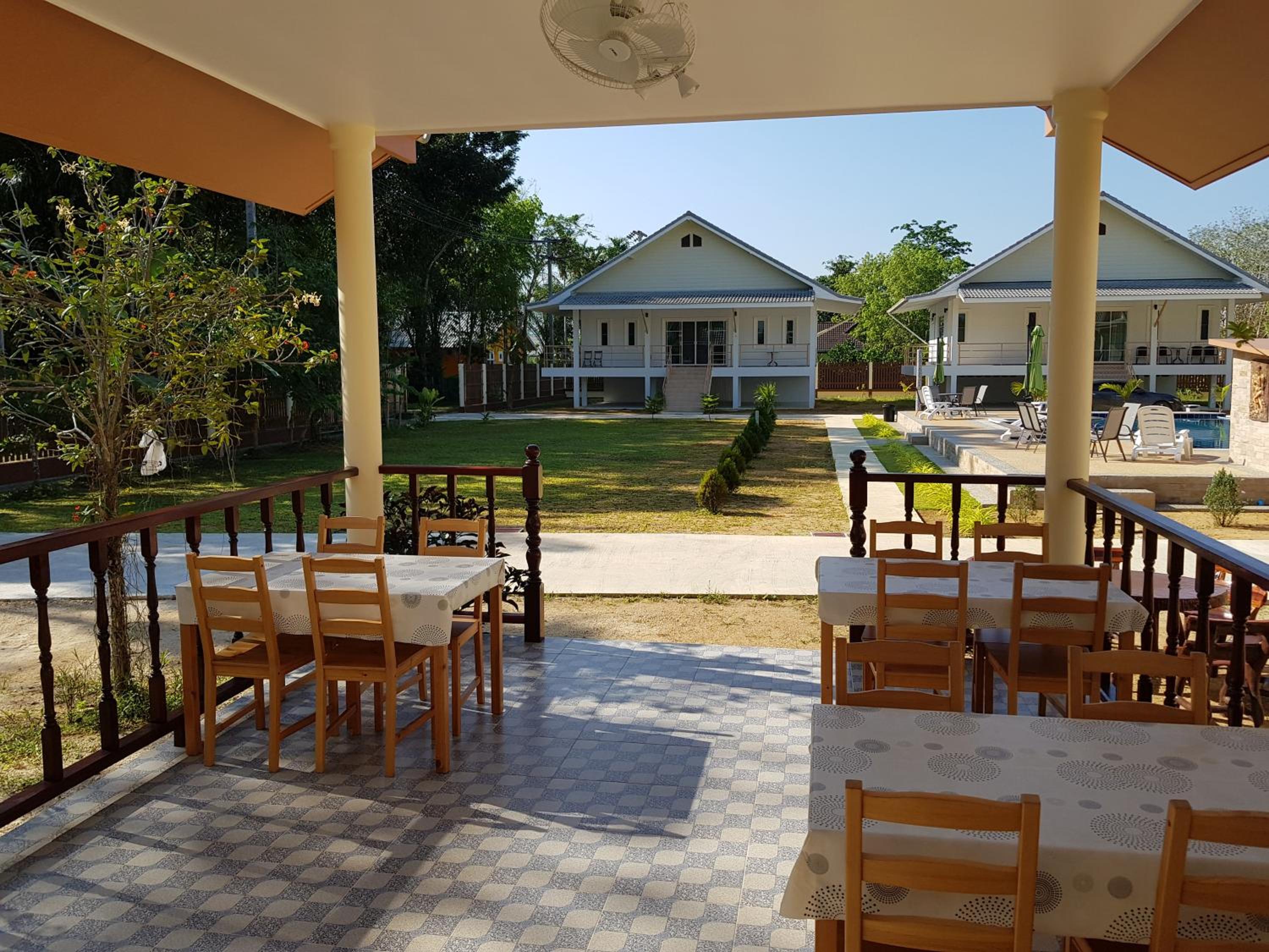Poolside Bungalows view 5