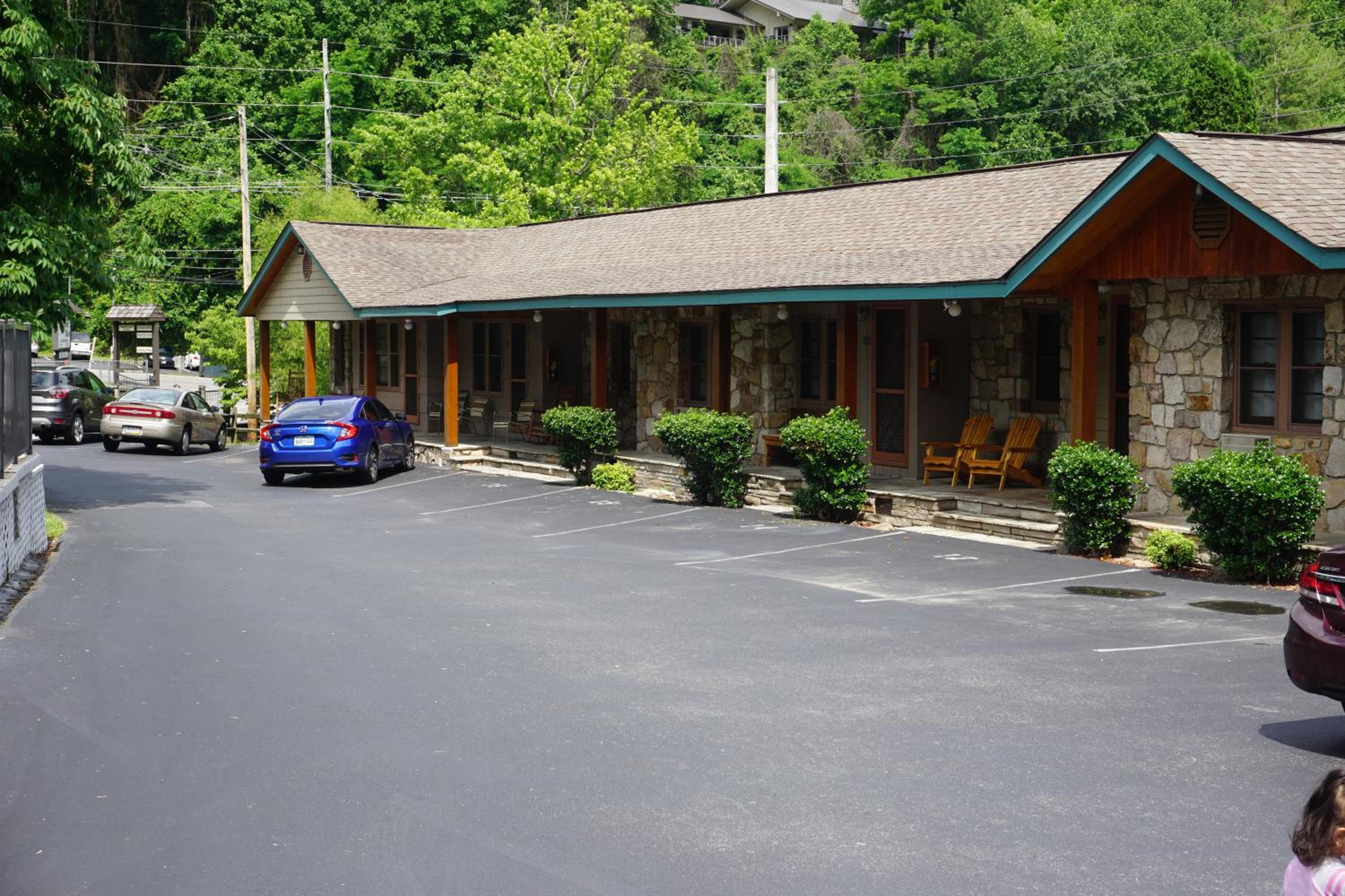 Marshall's Creek Rest Motel