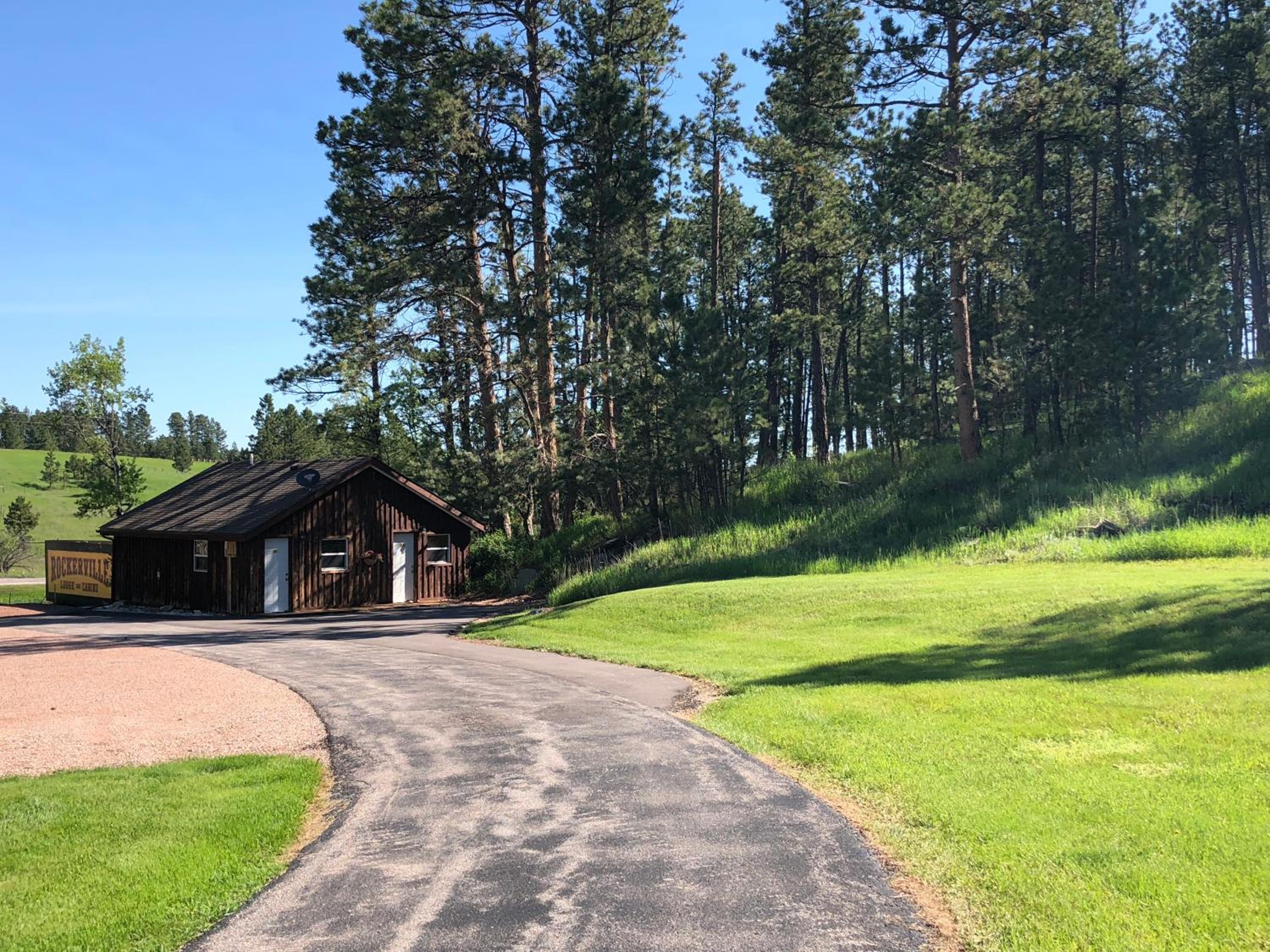 Rockerville Lodge & Cabins