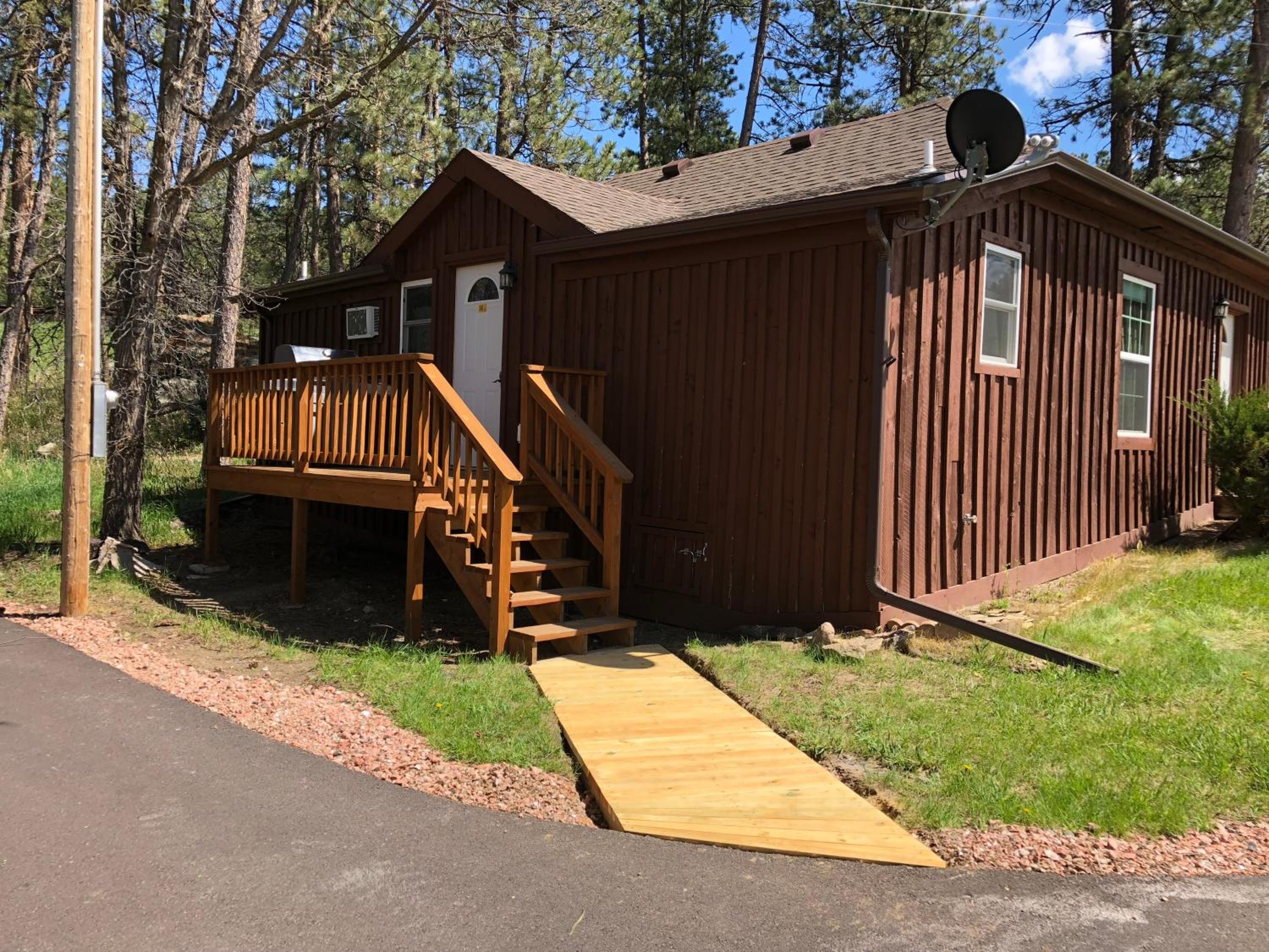 Rockerville Lodge & Cabins