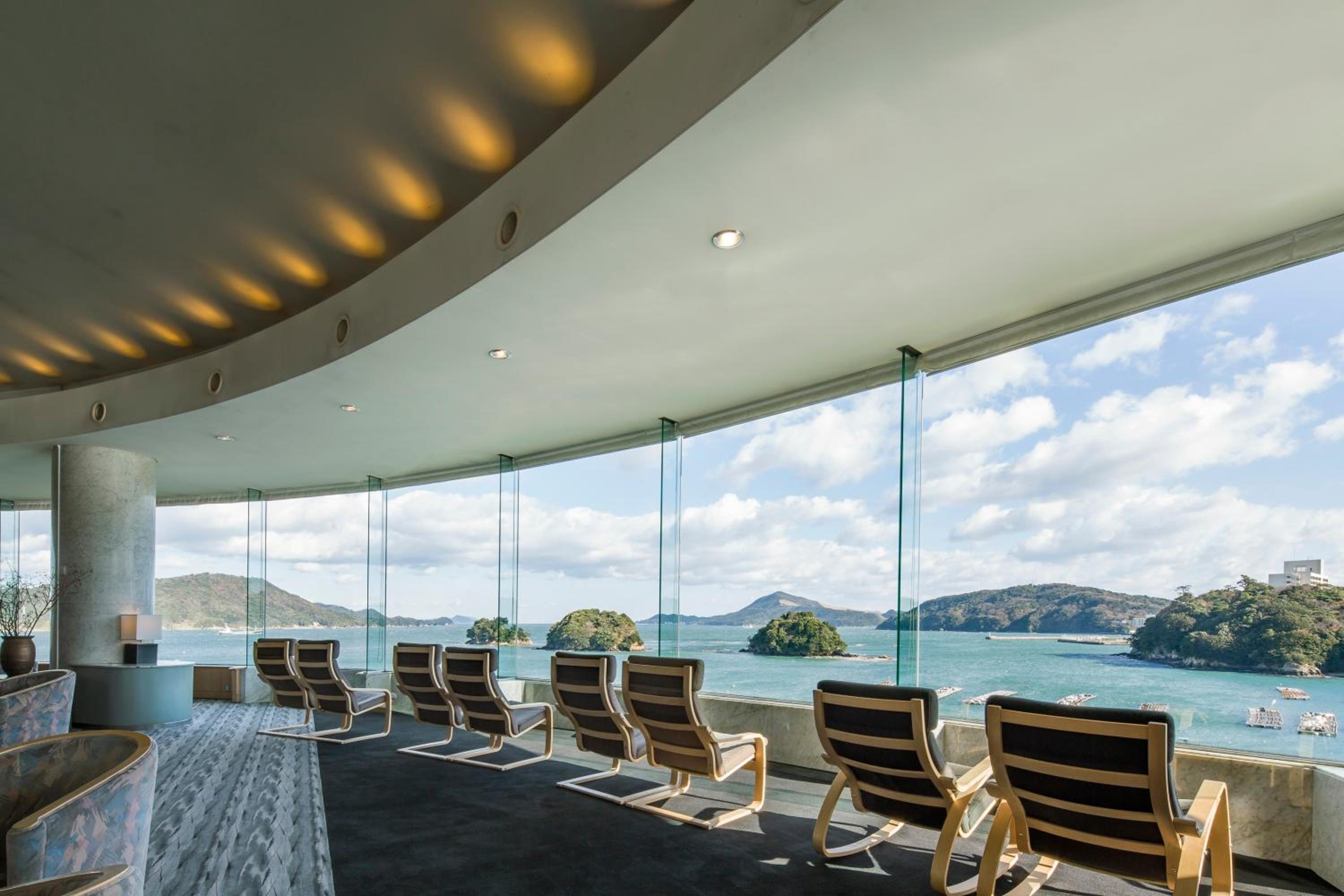 Toba Grand Hotel