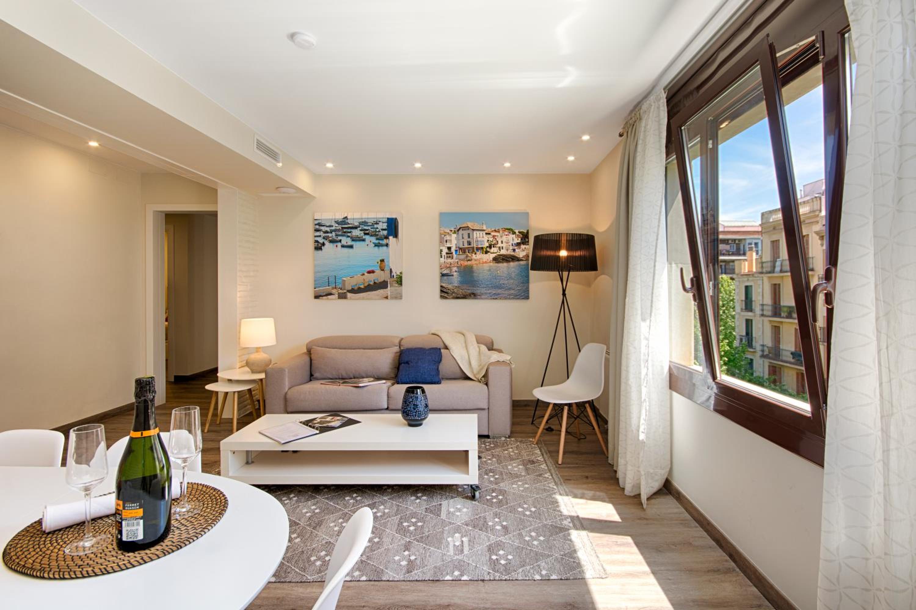 Eixample Building Apartments by Mercedes Heritage