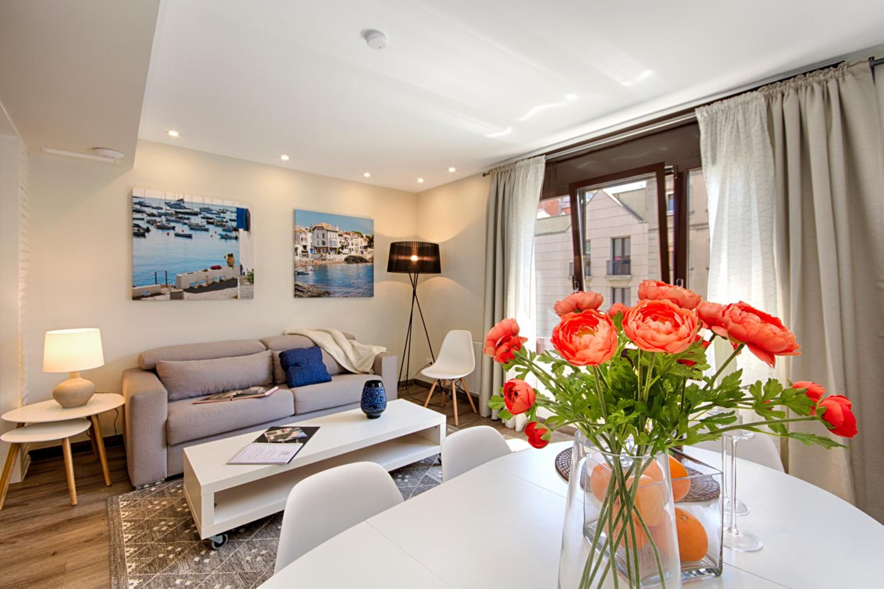 Eixample Building Apartments by Mercedes Heritage