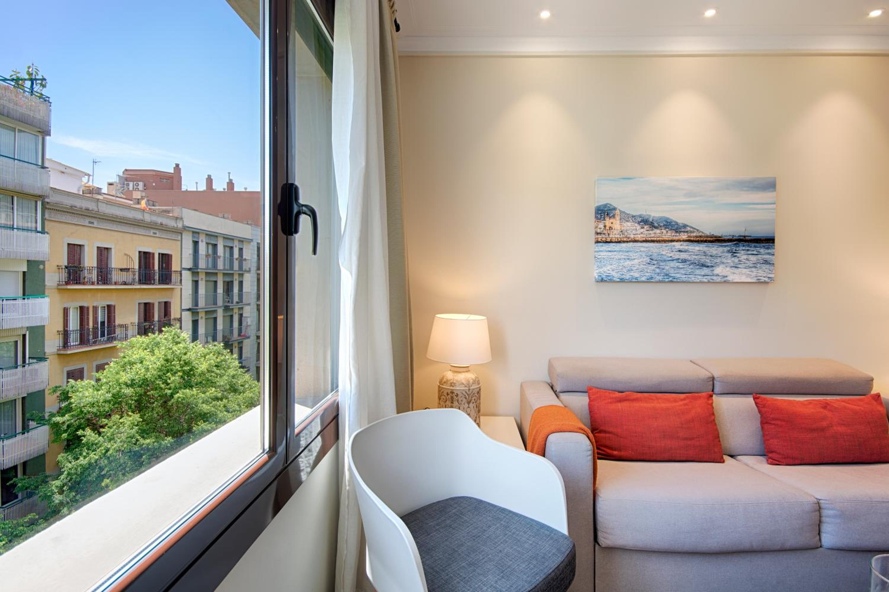Eixample Building Apartments by Mercedes Heritage