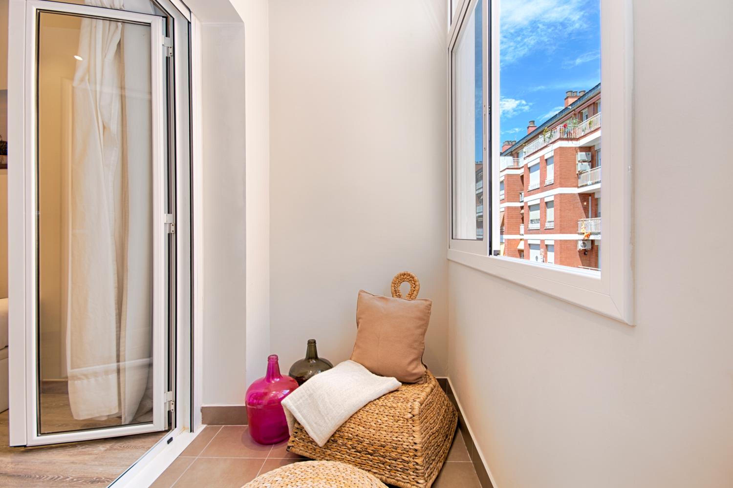Eixample Building Apartments by Mercedes Heritage