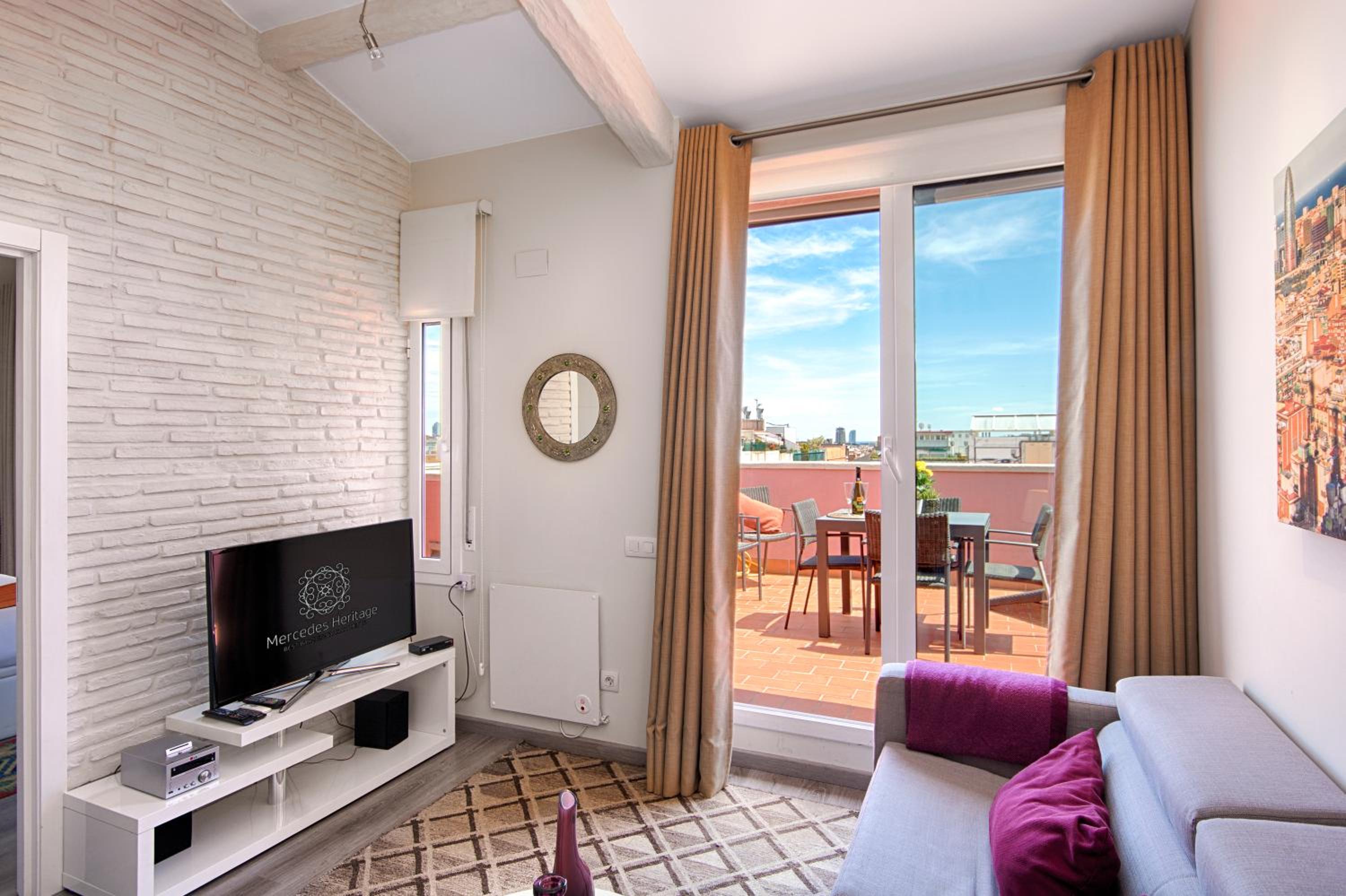 Eixample Building Apartments by Mercedes Heritage