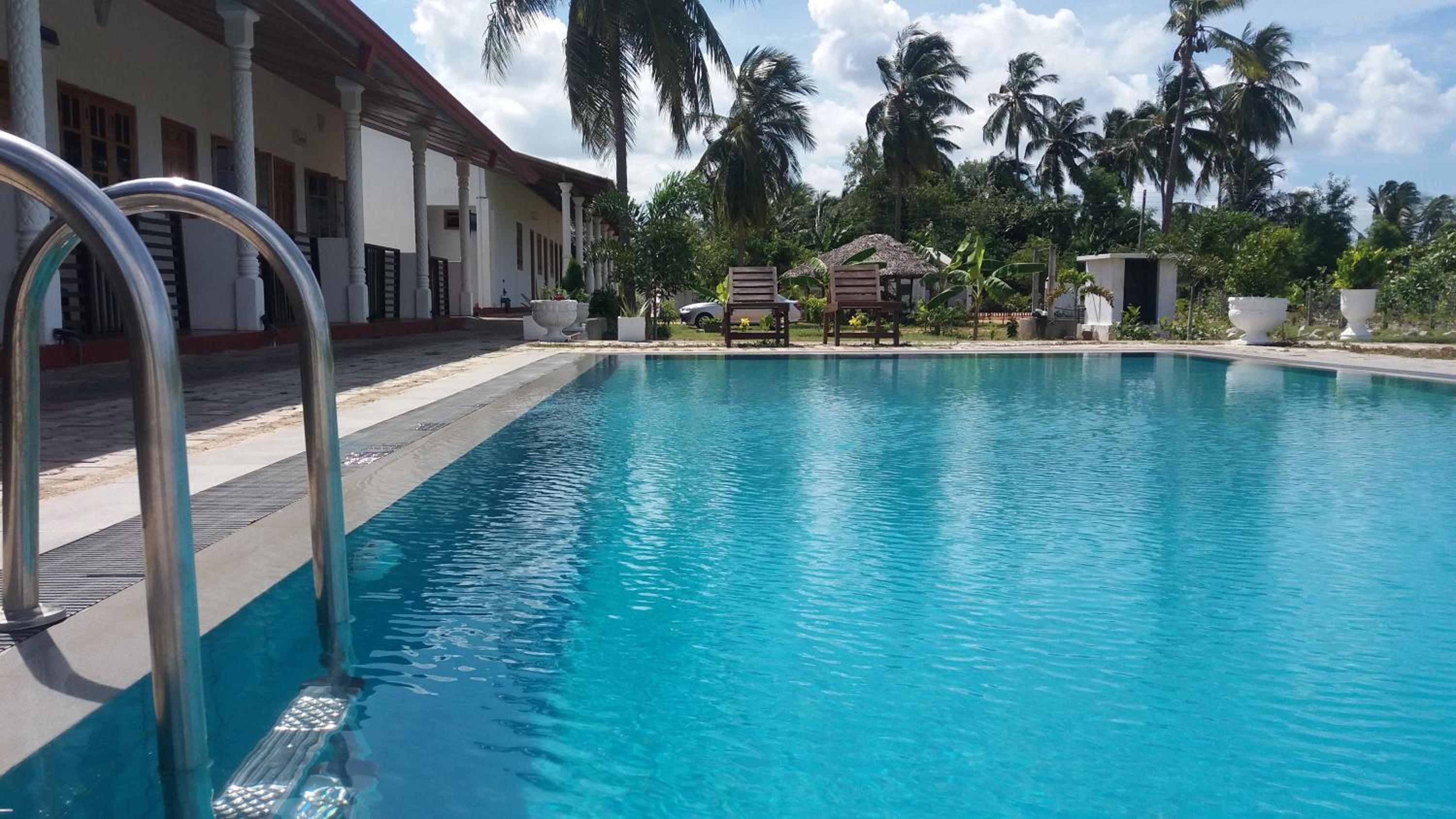 Shan Guest and Restaurant Nilaveli