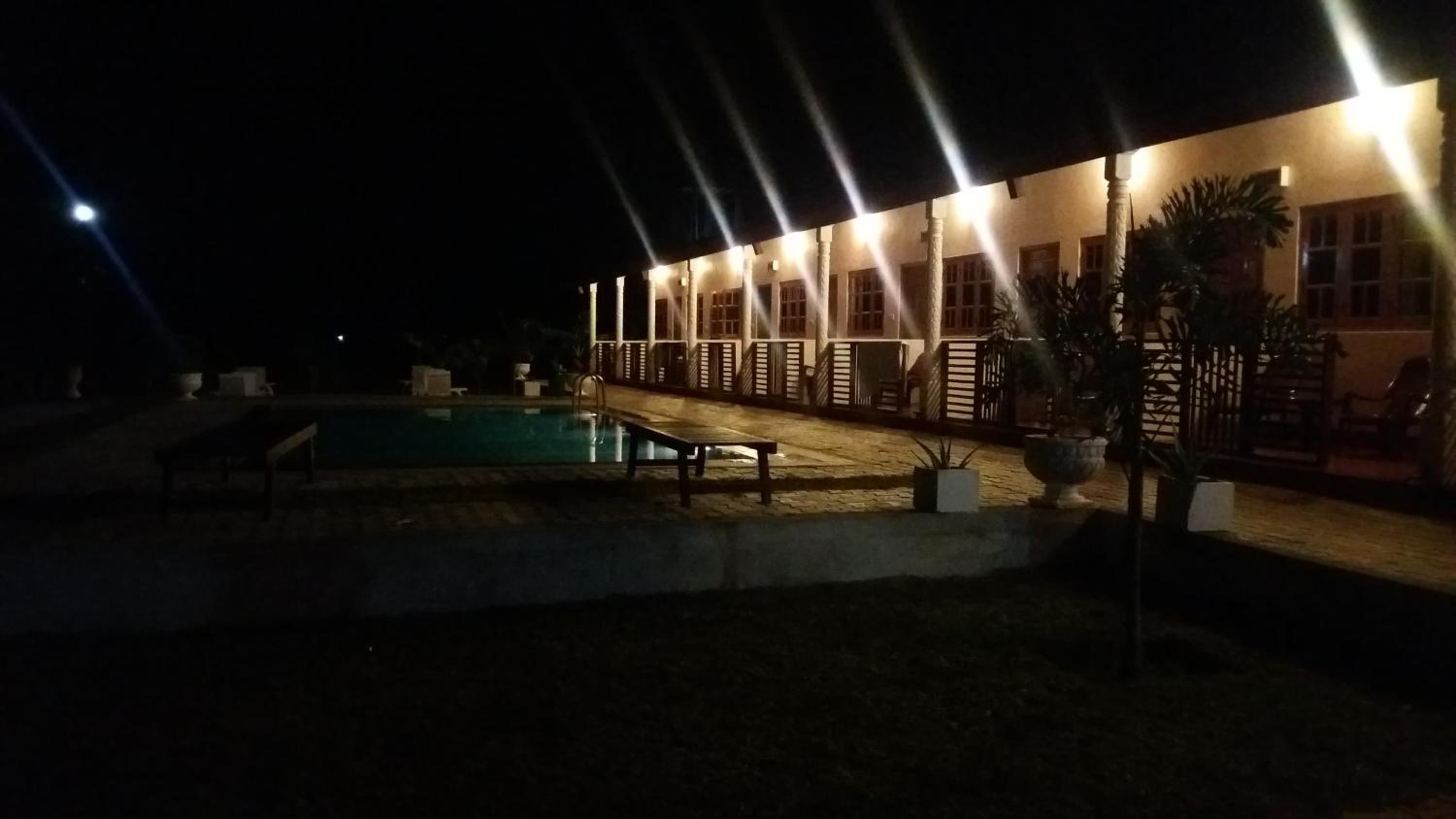 Shan Guest and Restaurant Nilaveli