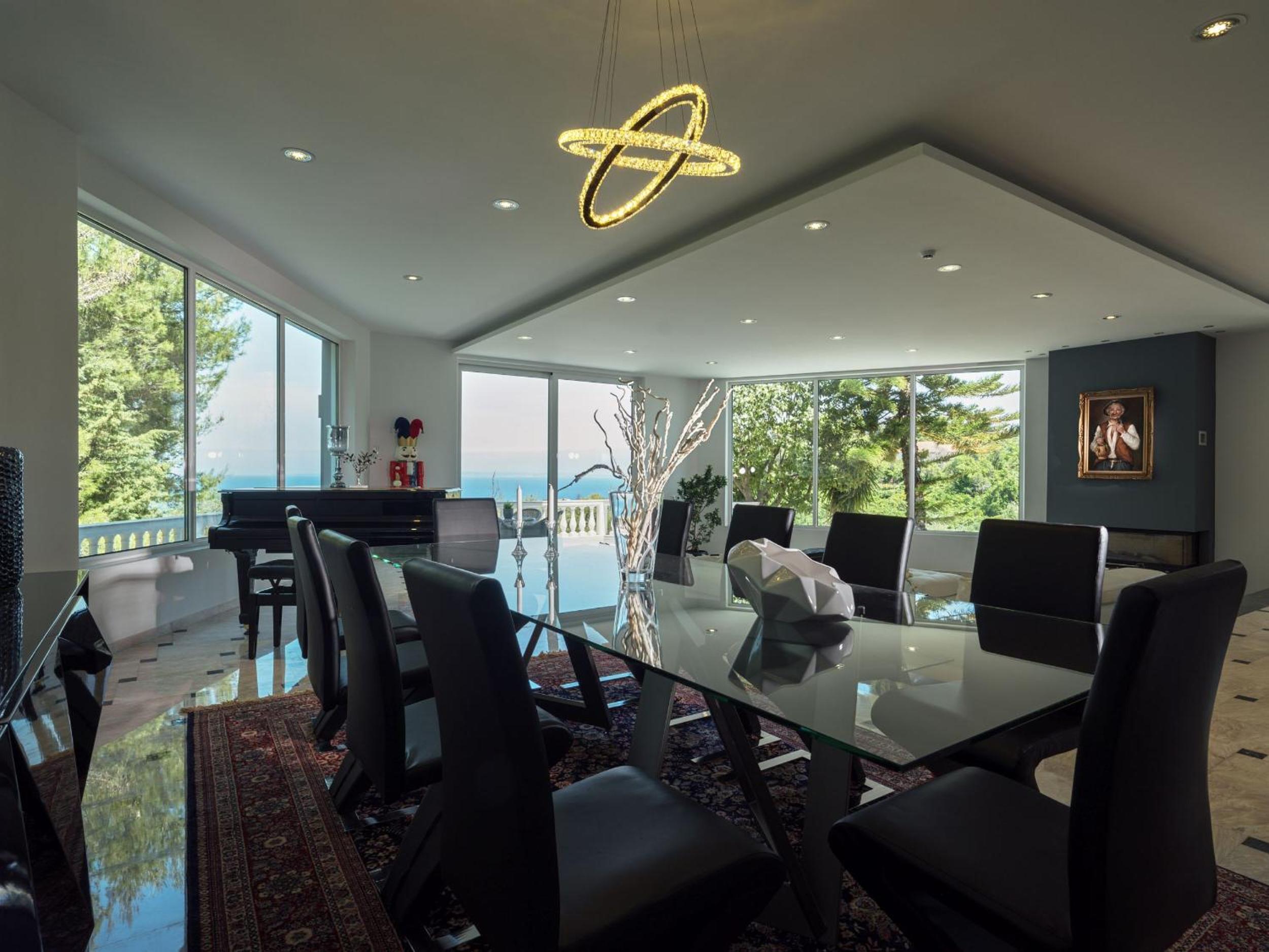 Mont Bleu Luxury Villa