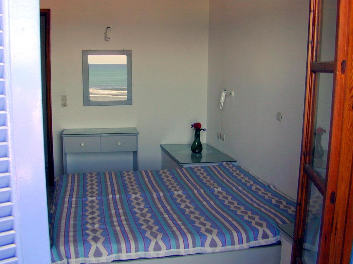 Mike's Beach Apartments & Studios