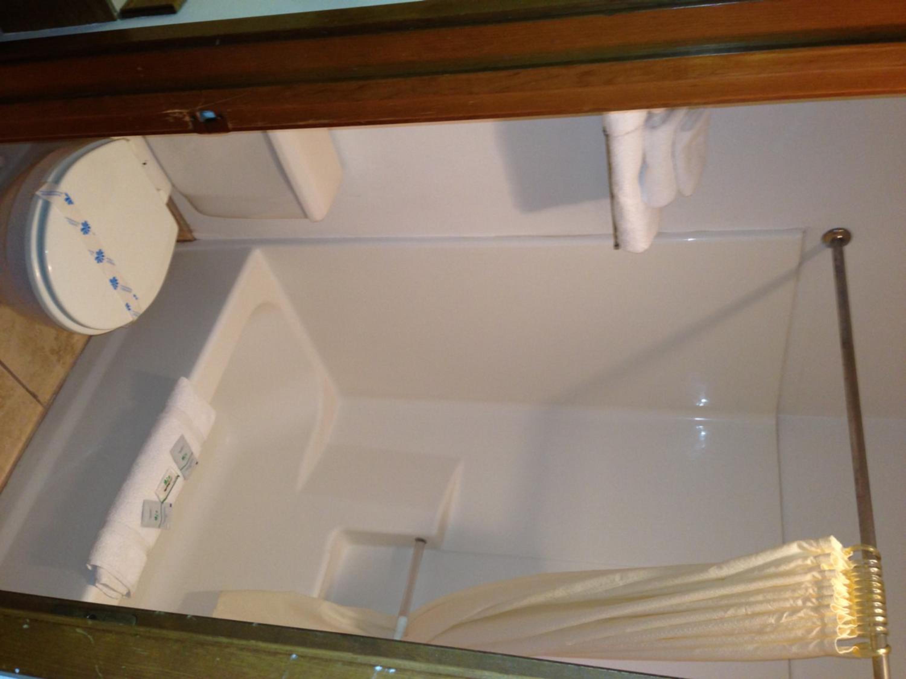 Bellingham Vacations - Bay City Inn - Property Image 13