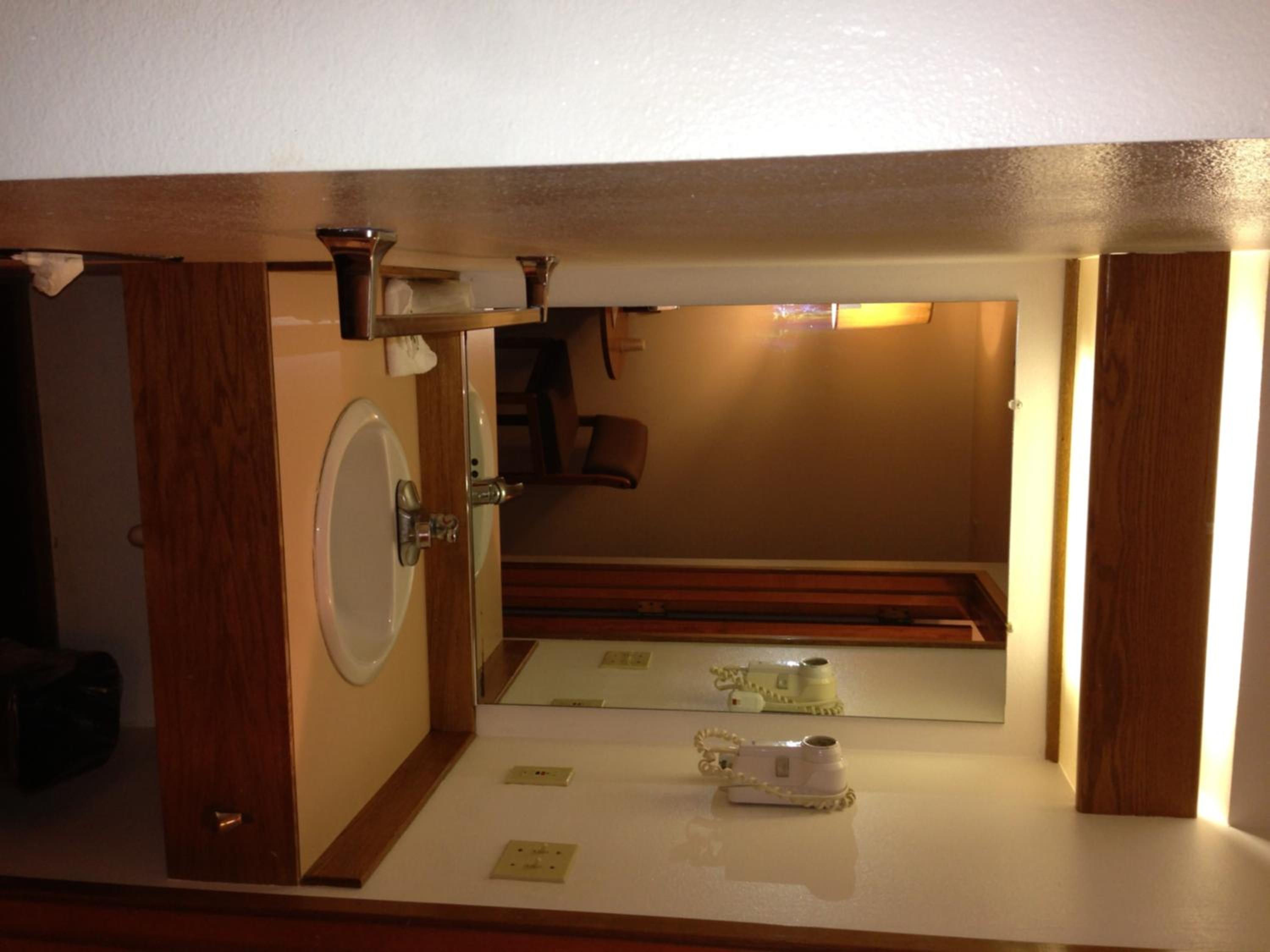 Bellingham Vacations - Bay City Inn - Property Image 11