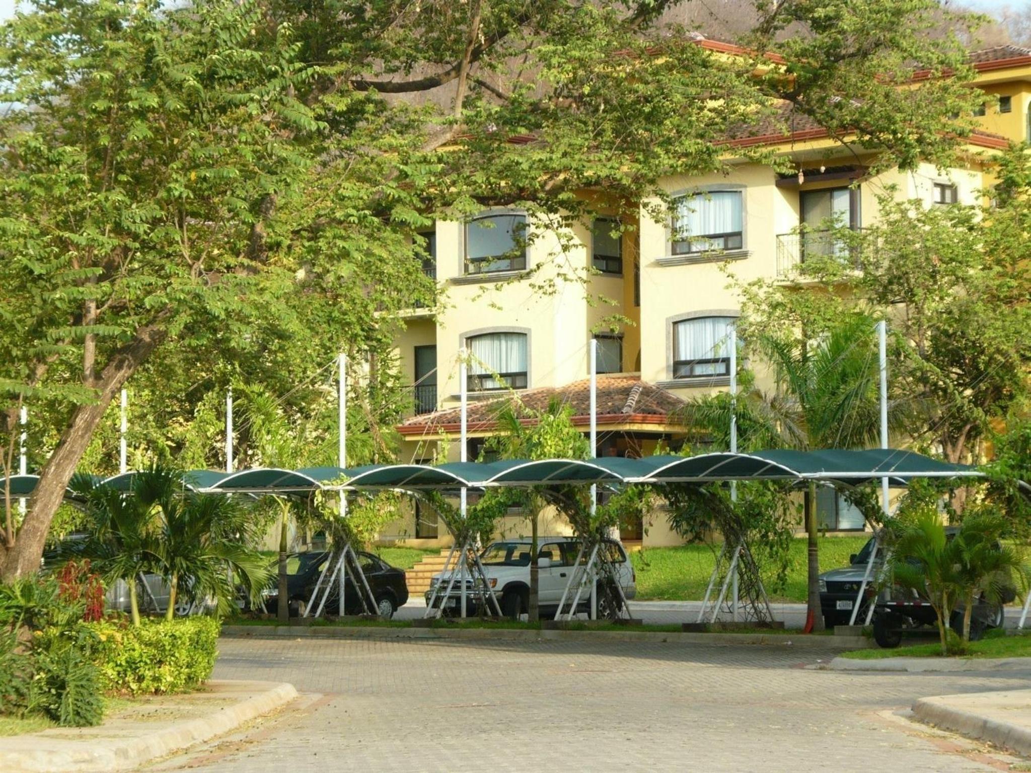The Oaks Tamarindo Pool Front Condominiums fast wifi