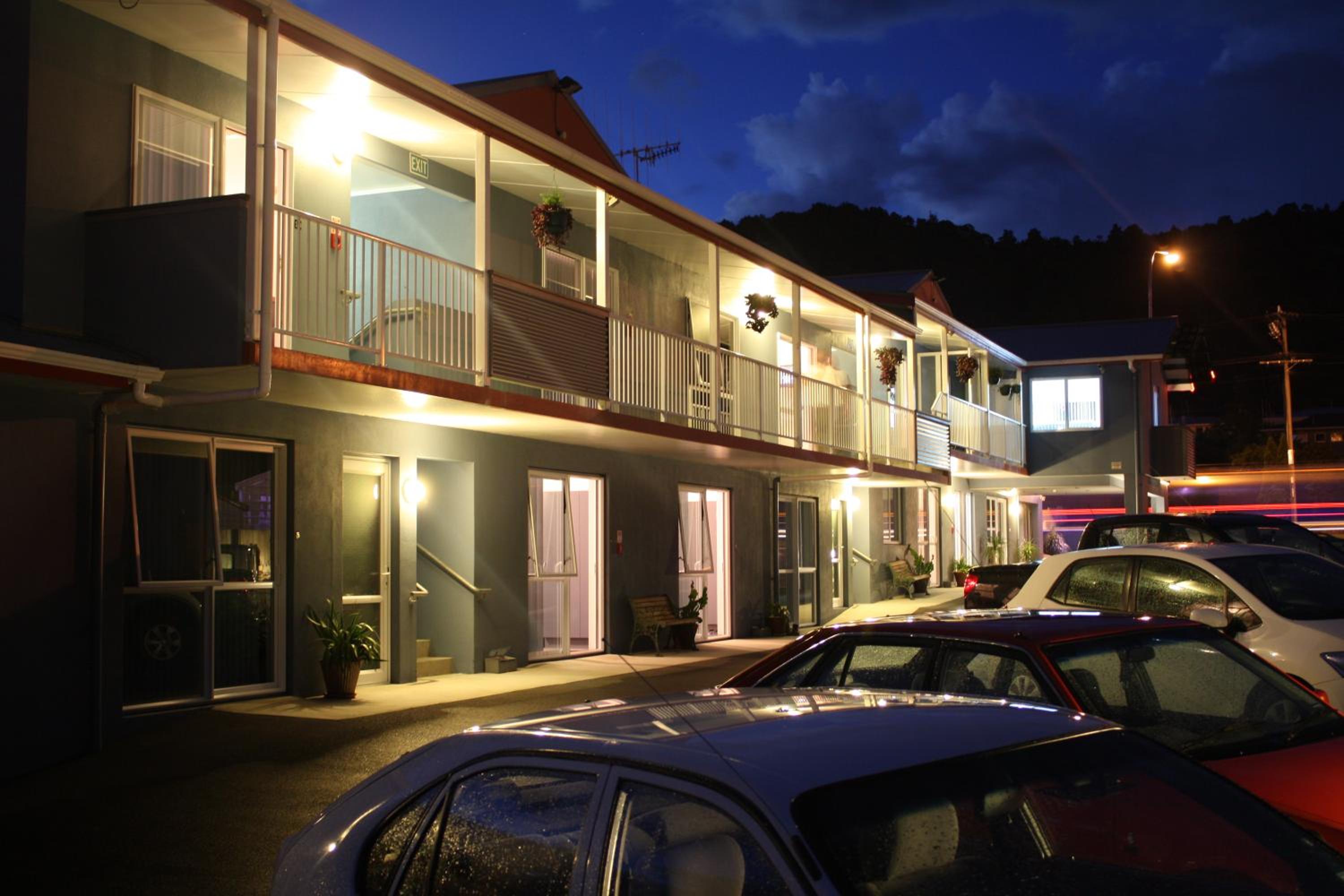 Avenue Heights Motel