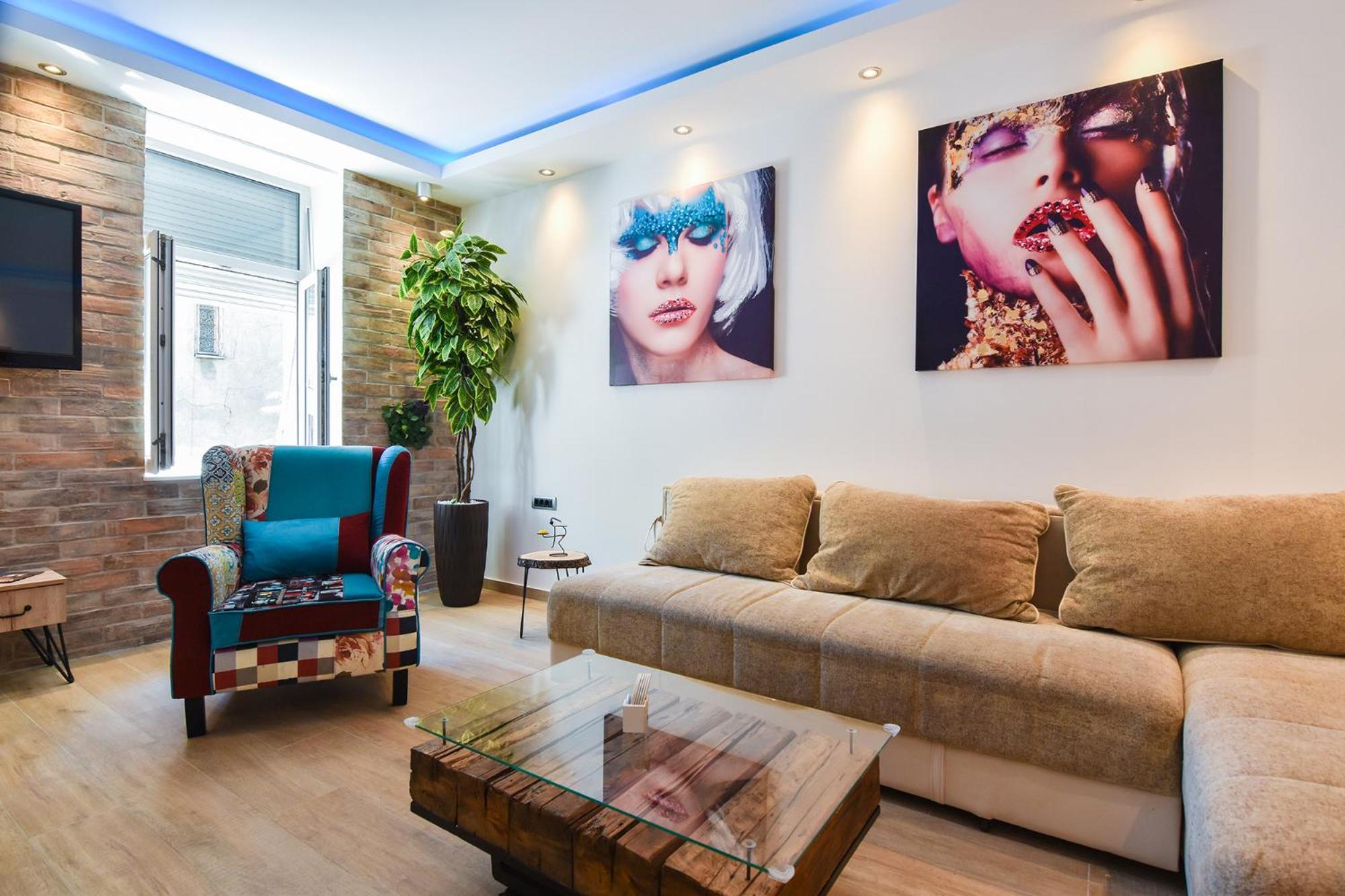 Cosmopolitan Apartment view 2