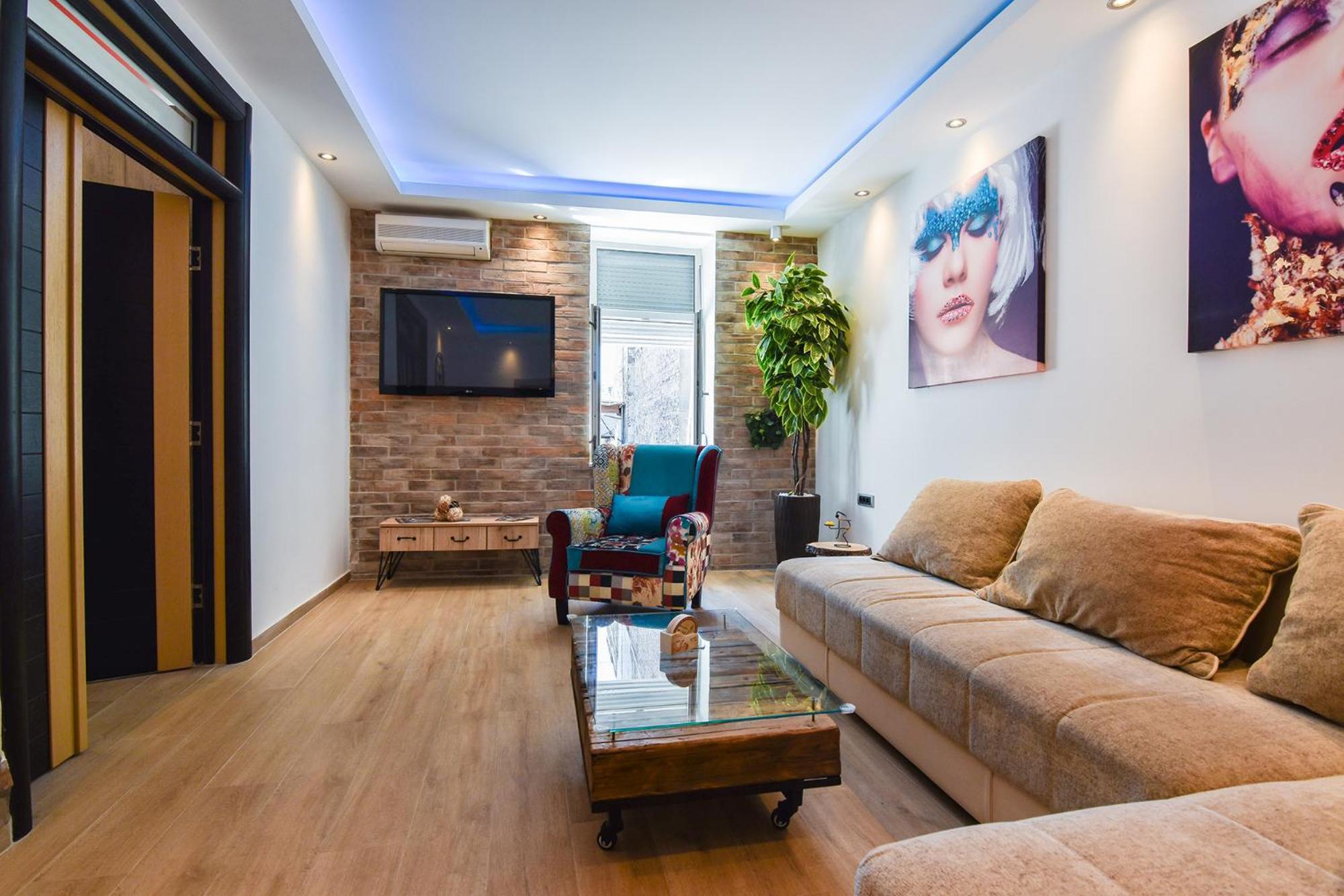 Cosmopolitan Apartment view 3