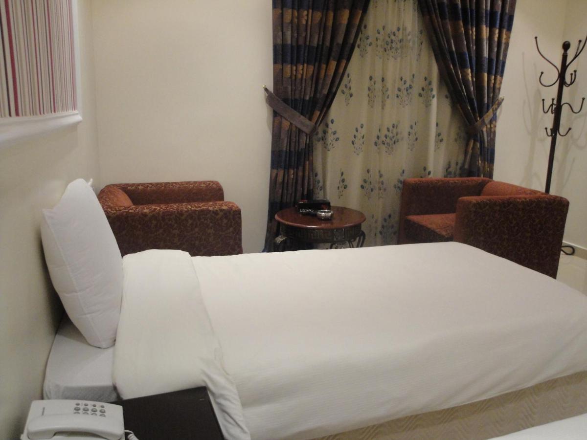 Marina Royal Hotel Suites