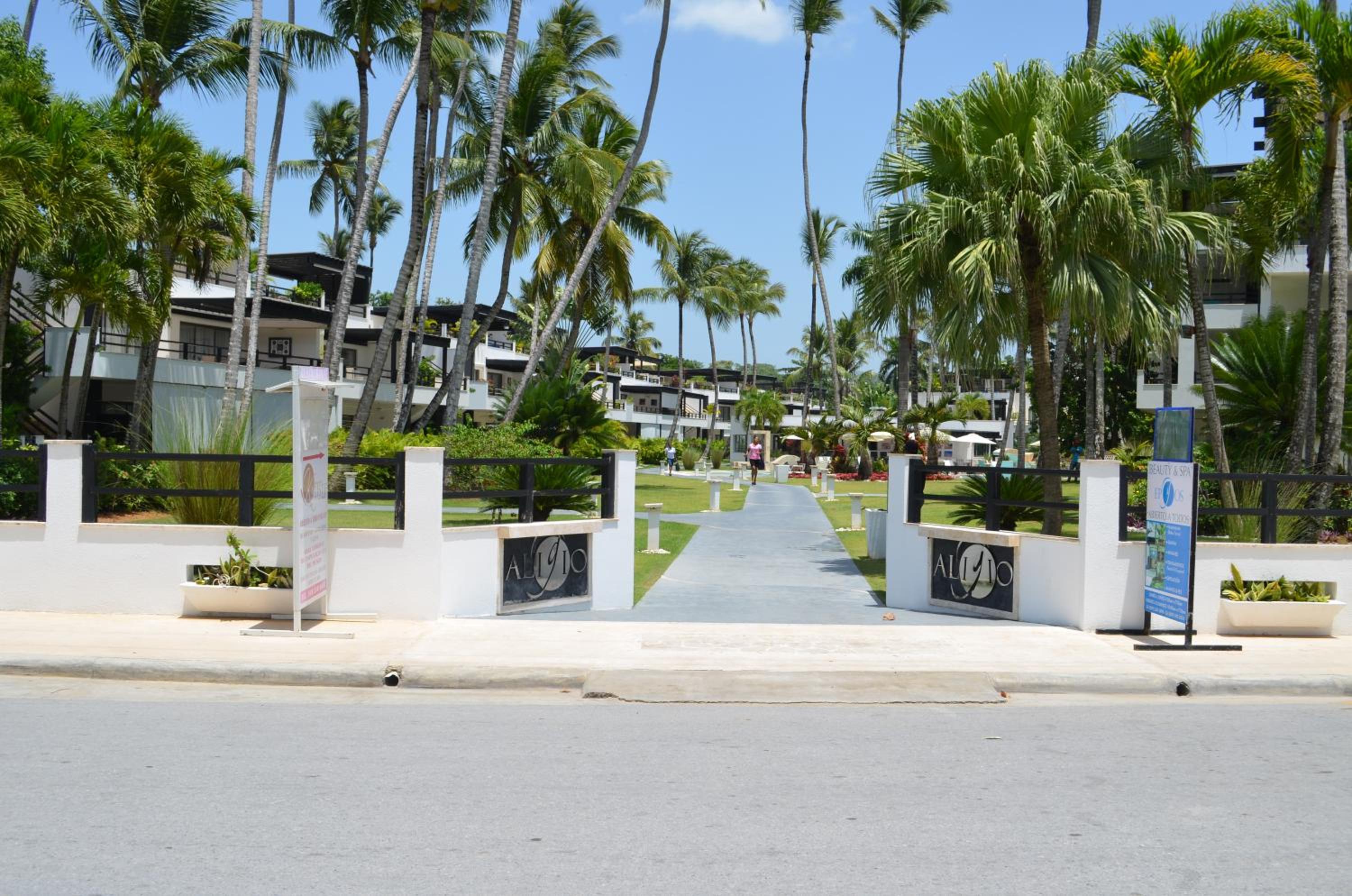 Aligio Beachfront Paradise