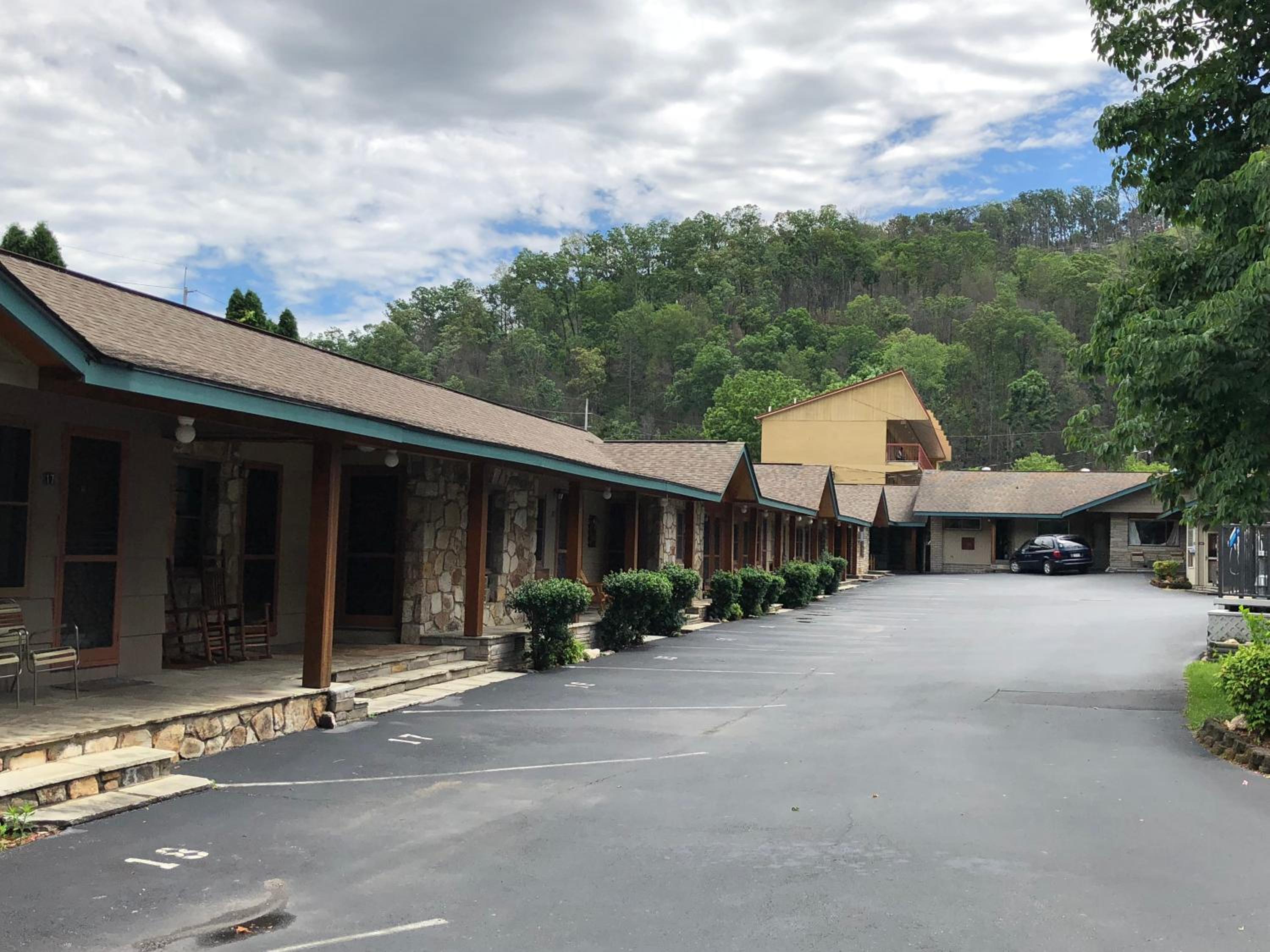 Marshall's Creek Rest Motel