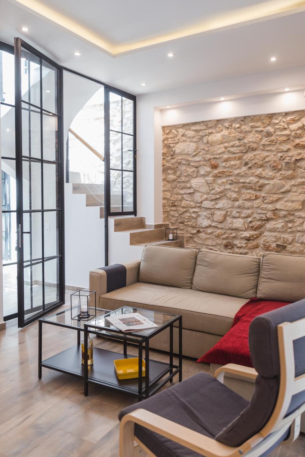 AllStar Boutique House in DownTown, direct connection with airport