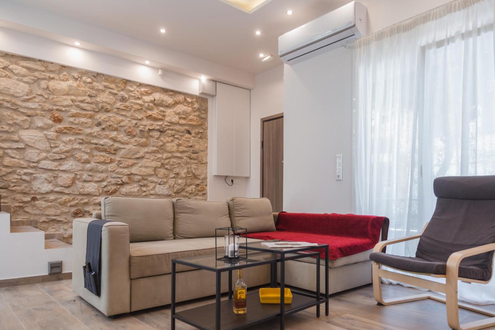 AllStar Boutique House in DownTown, direct connection with airport