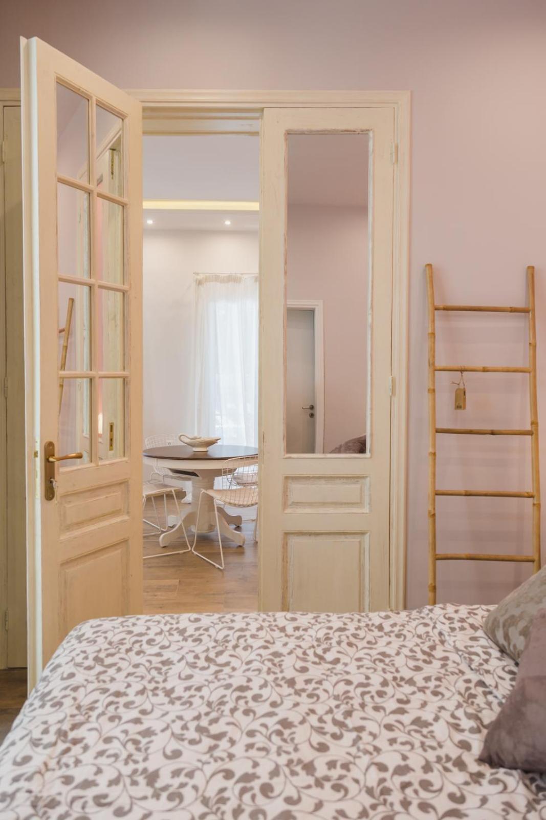 AllStar Boutique House in DownTown, direct connection with airport